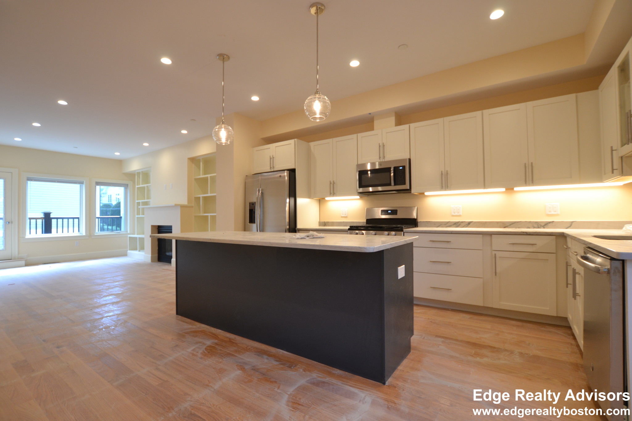 4 bed, 3.5 bath apartment for rent at 120 Tremont St Unit 1, Brighton — photo 3 of 18