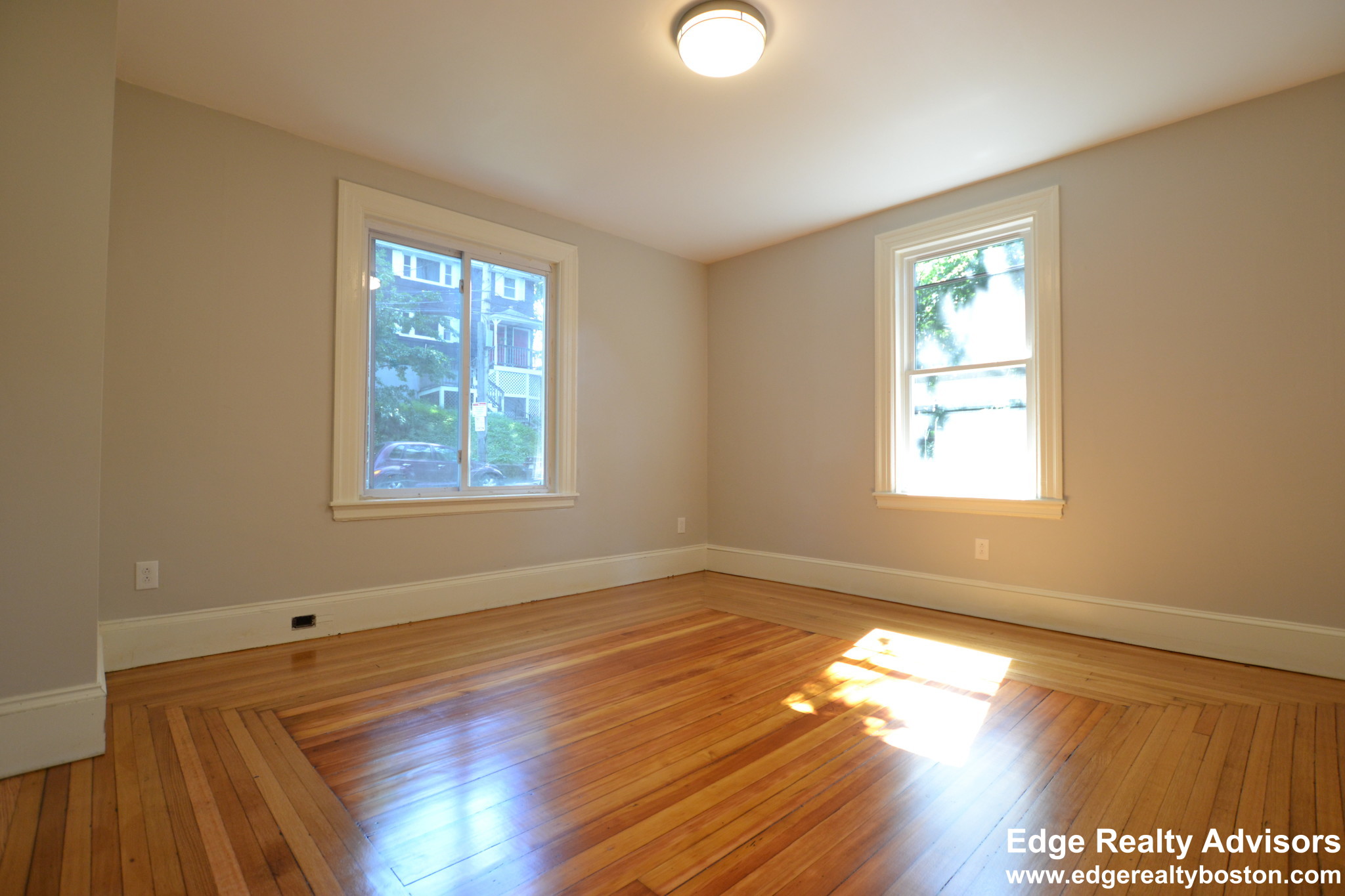 6 bed, 3 bath apartment for rent at 63 Ridgemont St, Allston — photo 4 of 13