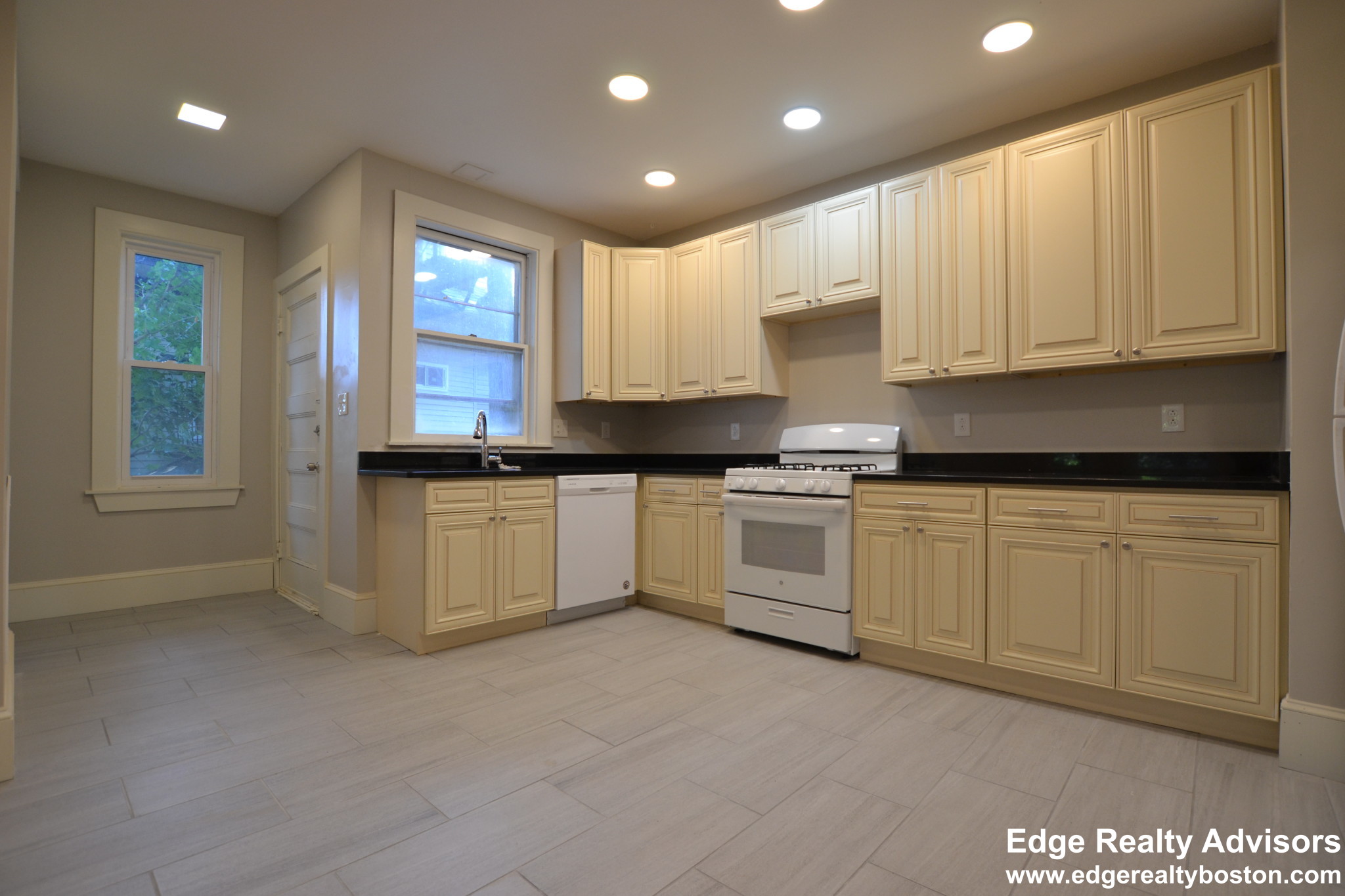 6 bed, 3 bath apartment for rent at 63 Ridgemont St, Allston — photo 5 of 13