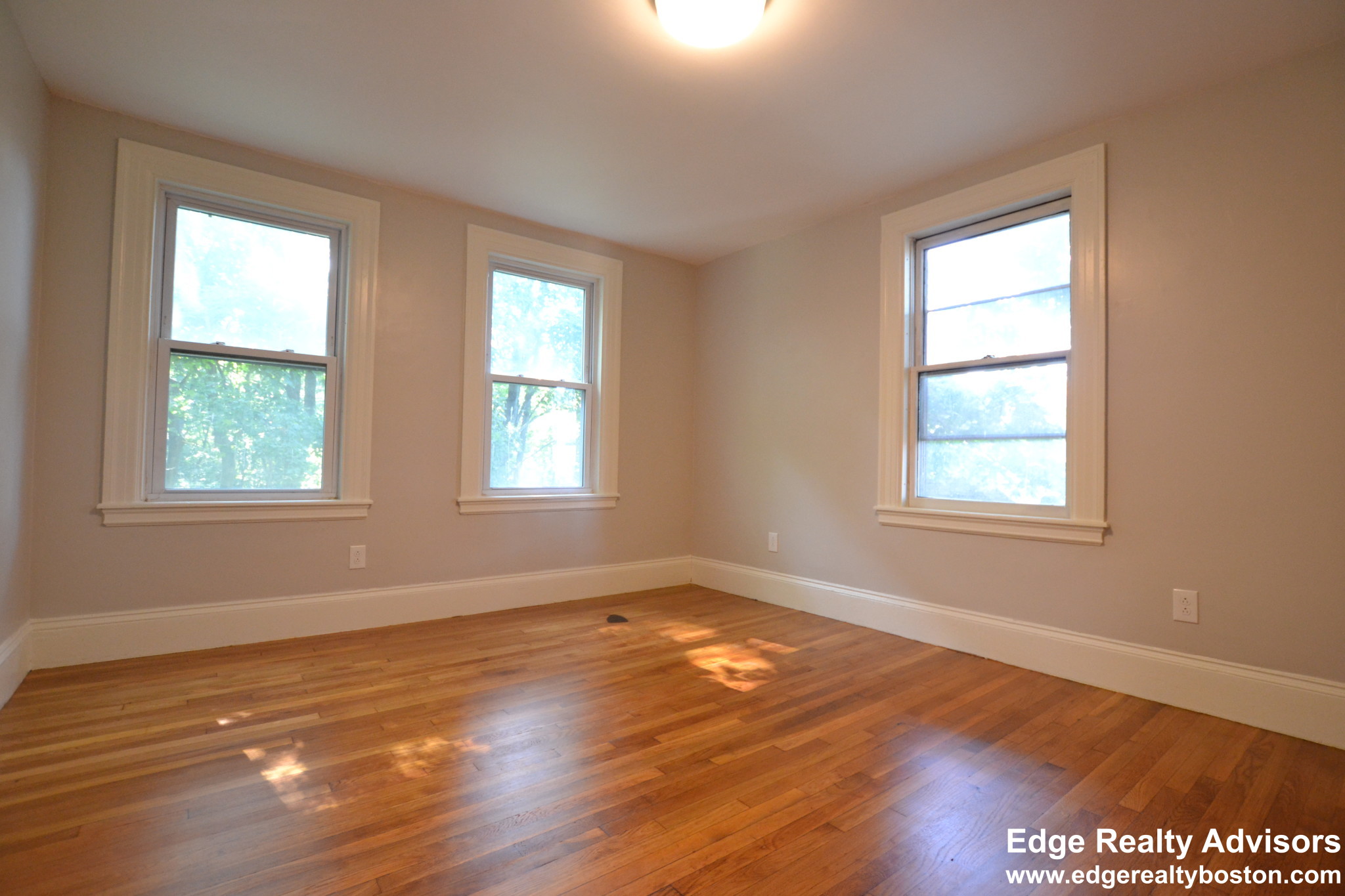 6 bed, 3 bath apartment for rent at 63 Ridgemont St, Allston — photo 10 of 13