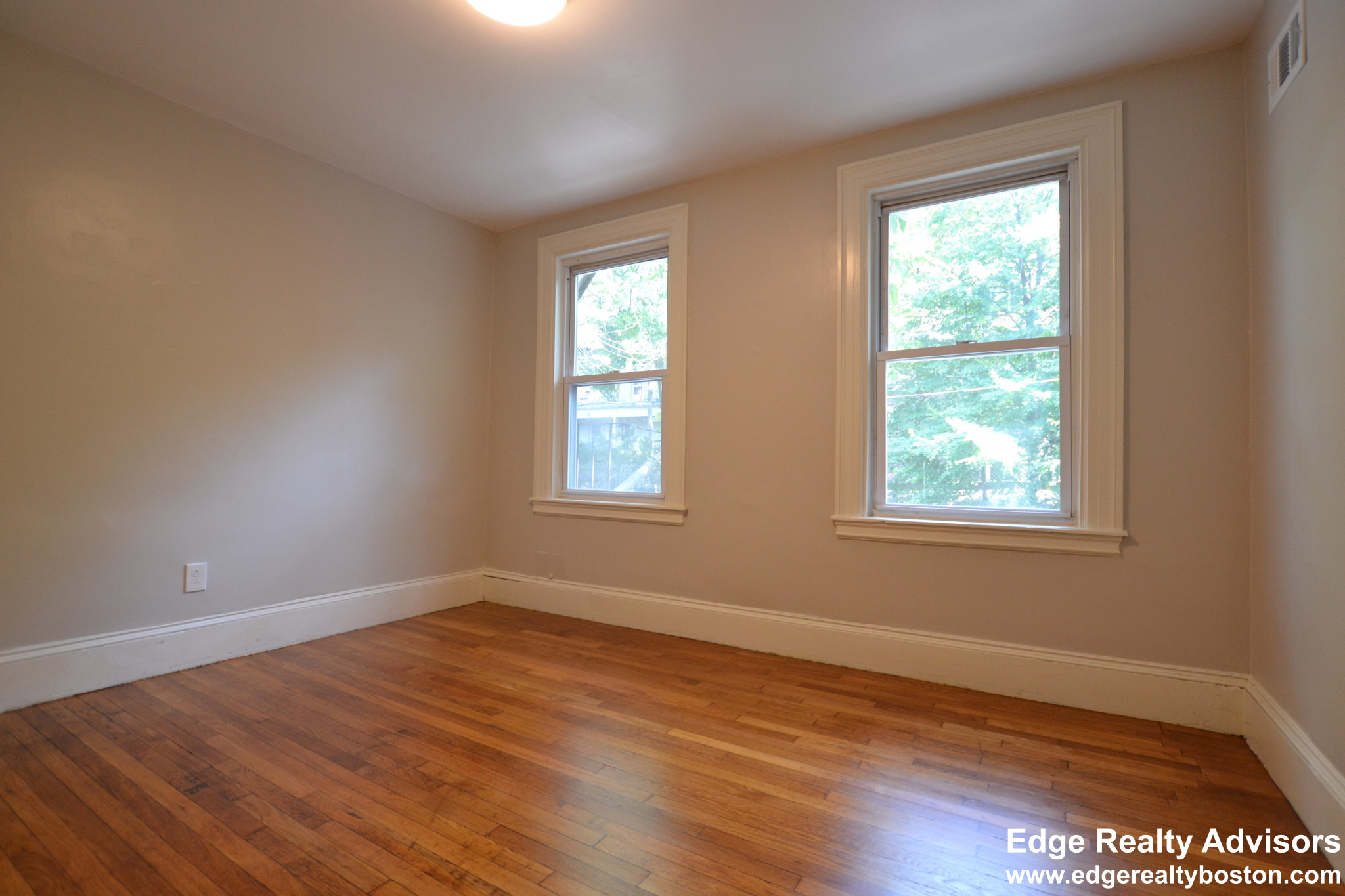 6 bed, 3 bath apartment for rent at 63 Ridgemont St, Allston — photo 12 of 13
