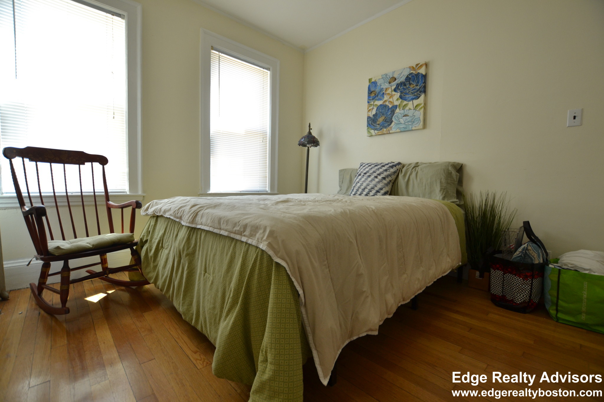 3.5 bed, 1 bath apartment for rent at 64 Hunnewell Ave Unit 1, Brighton — photo 4 of 7