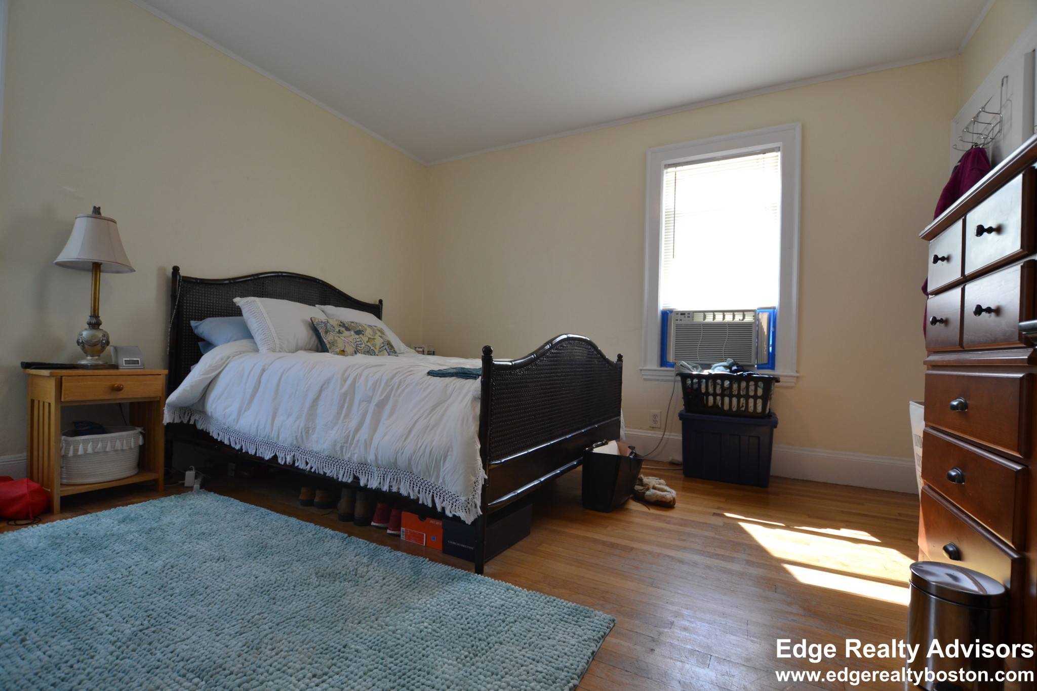 3.5 bed, 1 bath apartment for rent at 64 Hunnewell Ave Unit 1, Brighton — photo 3 of 7