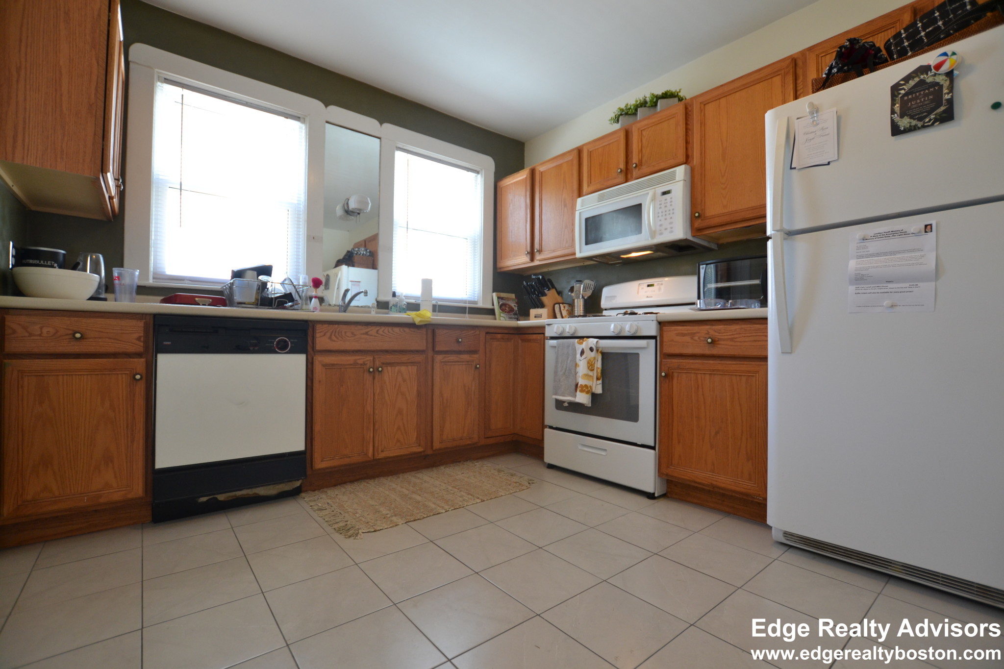 3.5 bed, 1 bath apartment for rent at 64 Hunnewell Ave Unit 1, Brighton — photo 1 of 7