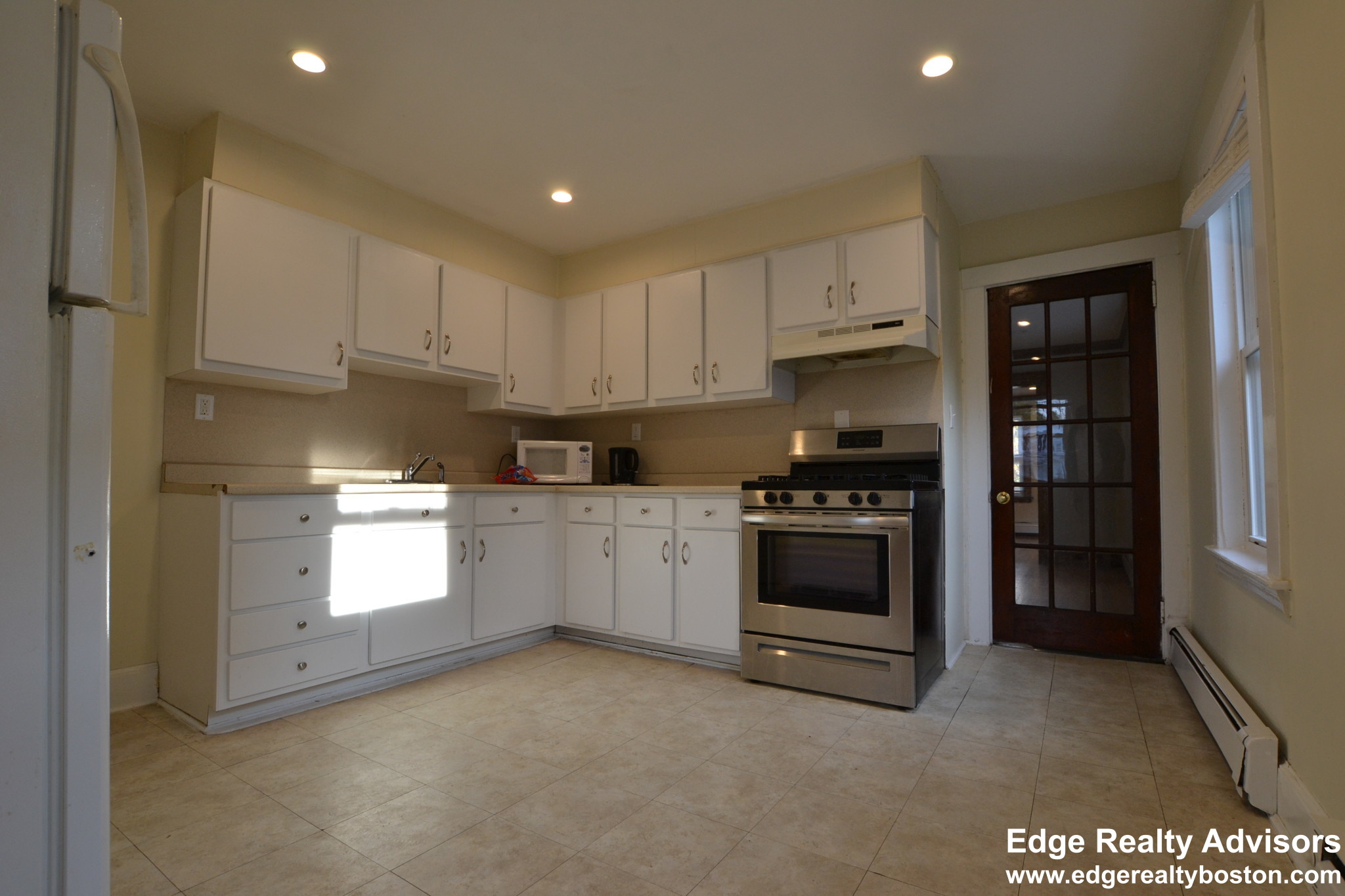 4 bed, 2 bath apartment for rent at 20 Presentation Unit 2, Brighton — photo 1 of 22