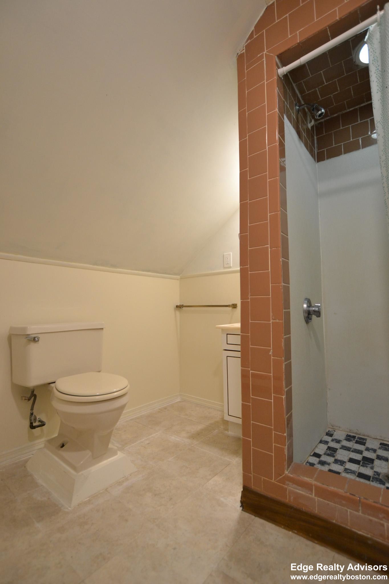 4 bed, 2 bath apartment for rent at 20 Presentation Unit 2, Brighton — photo 21 of 22