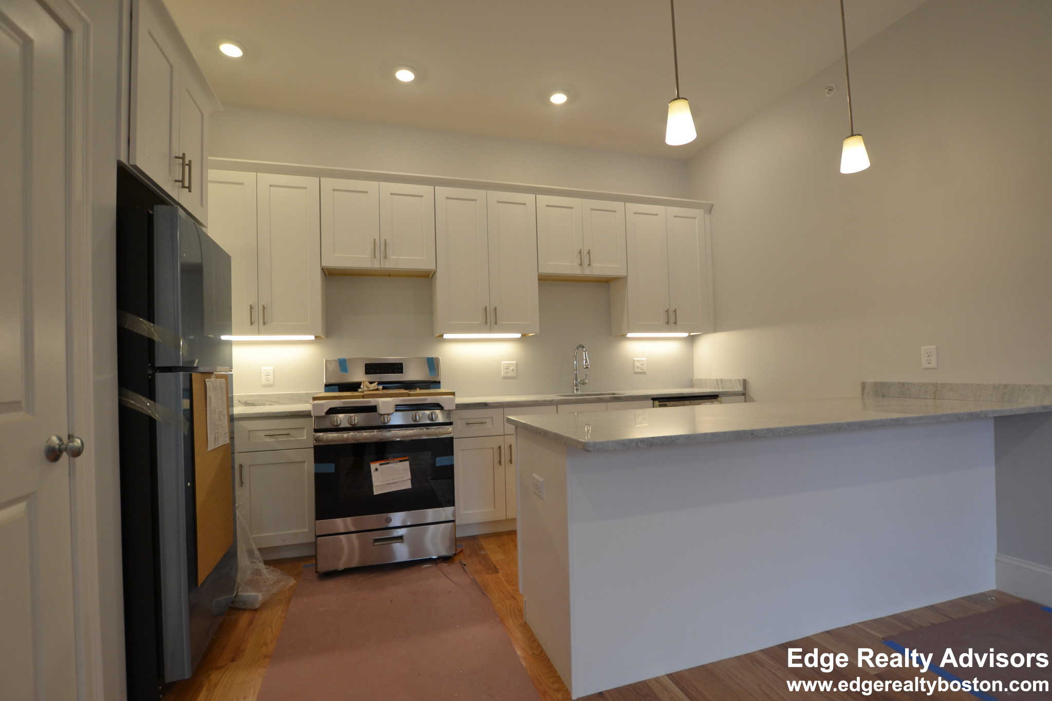 3 bed, 1.5 bath apartment for rent at 28 Murdock St Unit 4, Brighton — photo 1 of 7