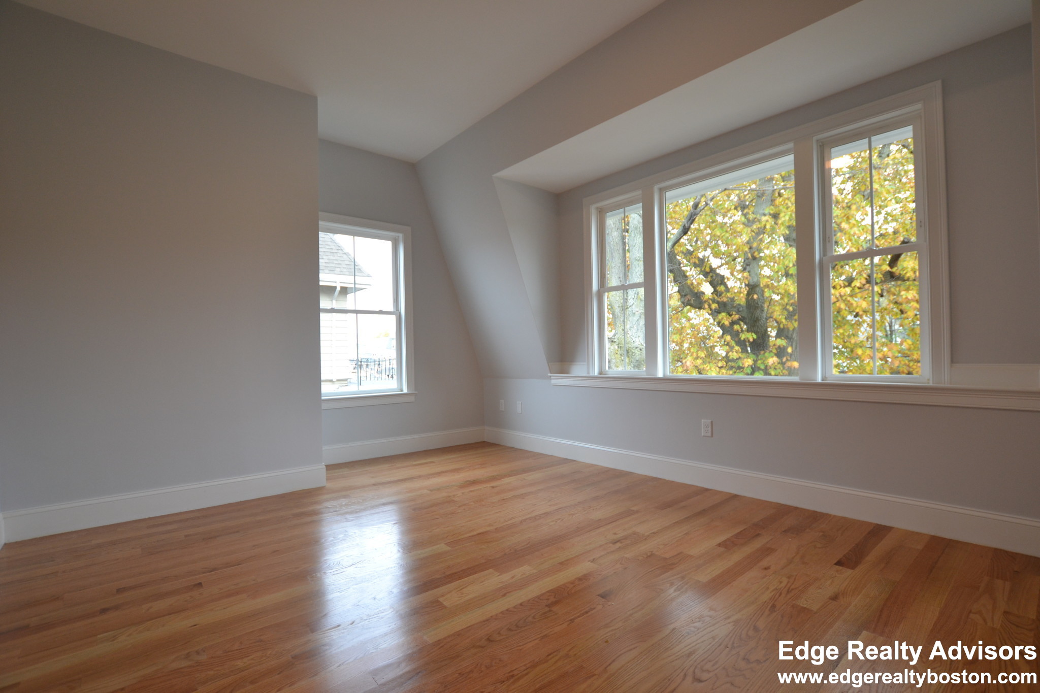 3 bed, 1.5 bath apartment for rent at 28 Murdock St Unit 4, Brighton — photo 5 of 7