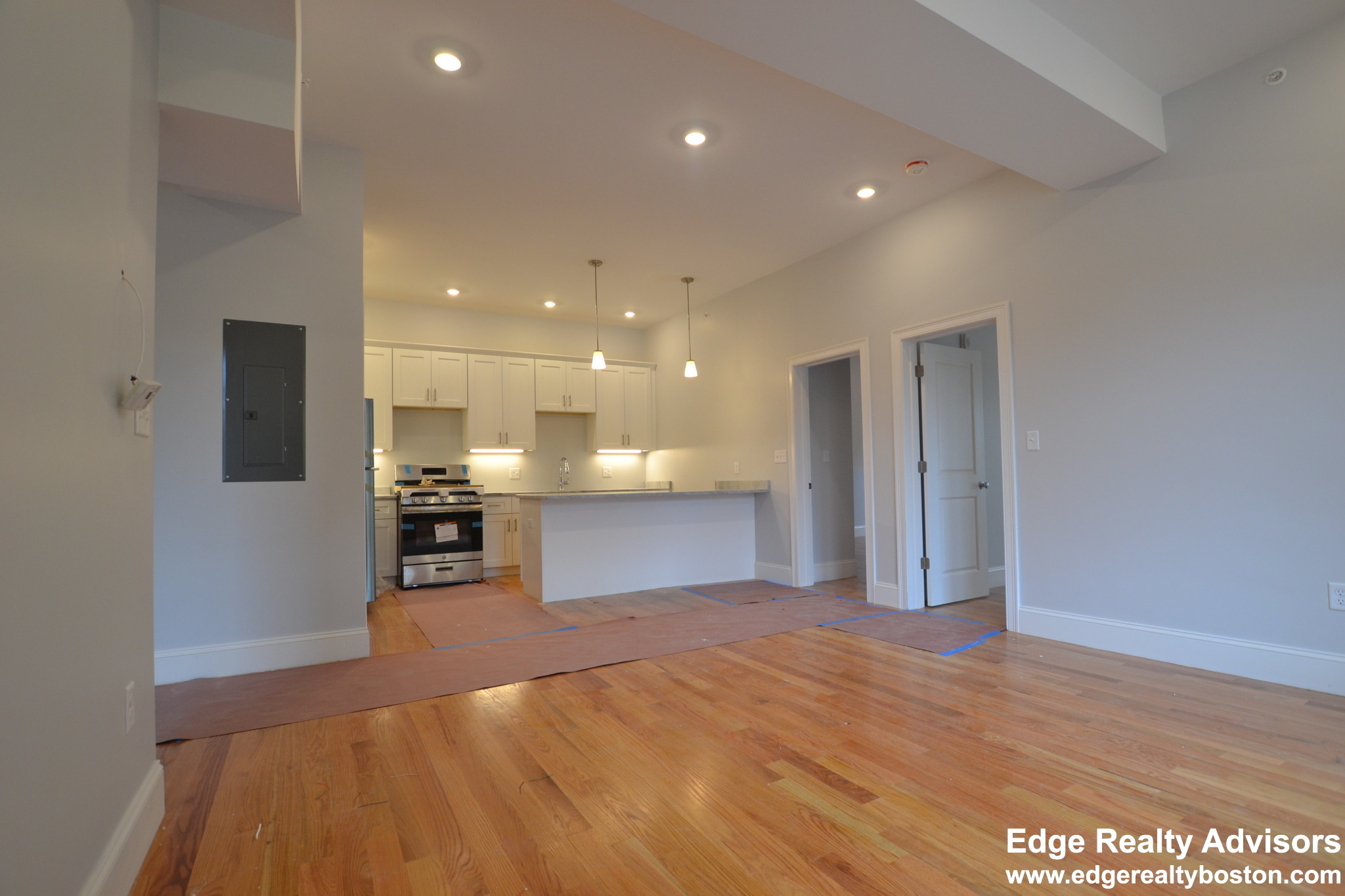 3 bed, 1.5 bath apartment for rent at 28 Murdock St Unit 4, Brighton — photo 2 of 7