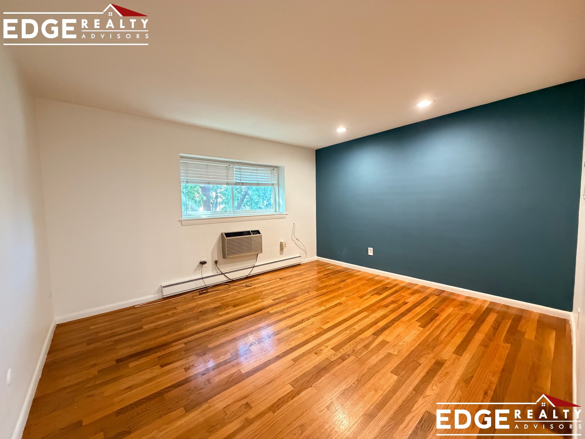 Photos of apartment on Euston Rd.,Boston MA 02135