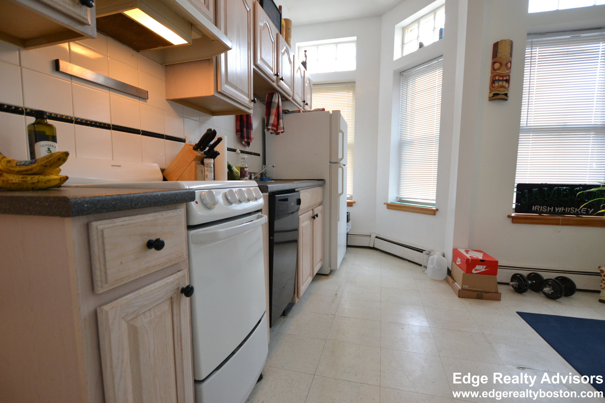 Studio bed, 1 bath apartment for rent at 208 Chestnut Hill Ave Unit 2, Brighton — photo 3 of 5