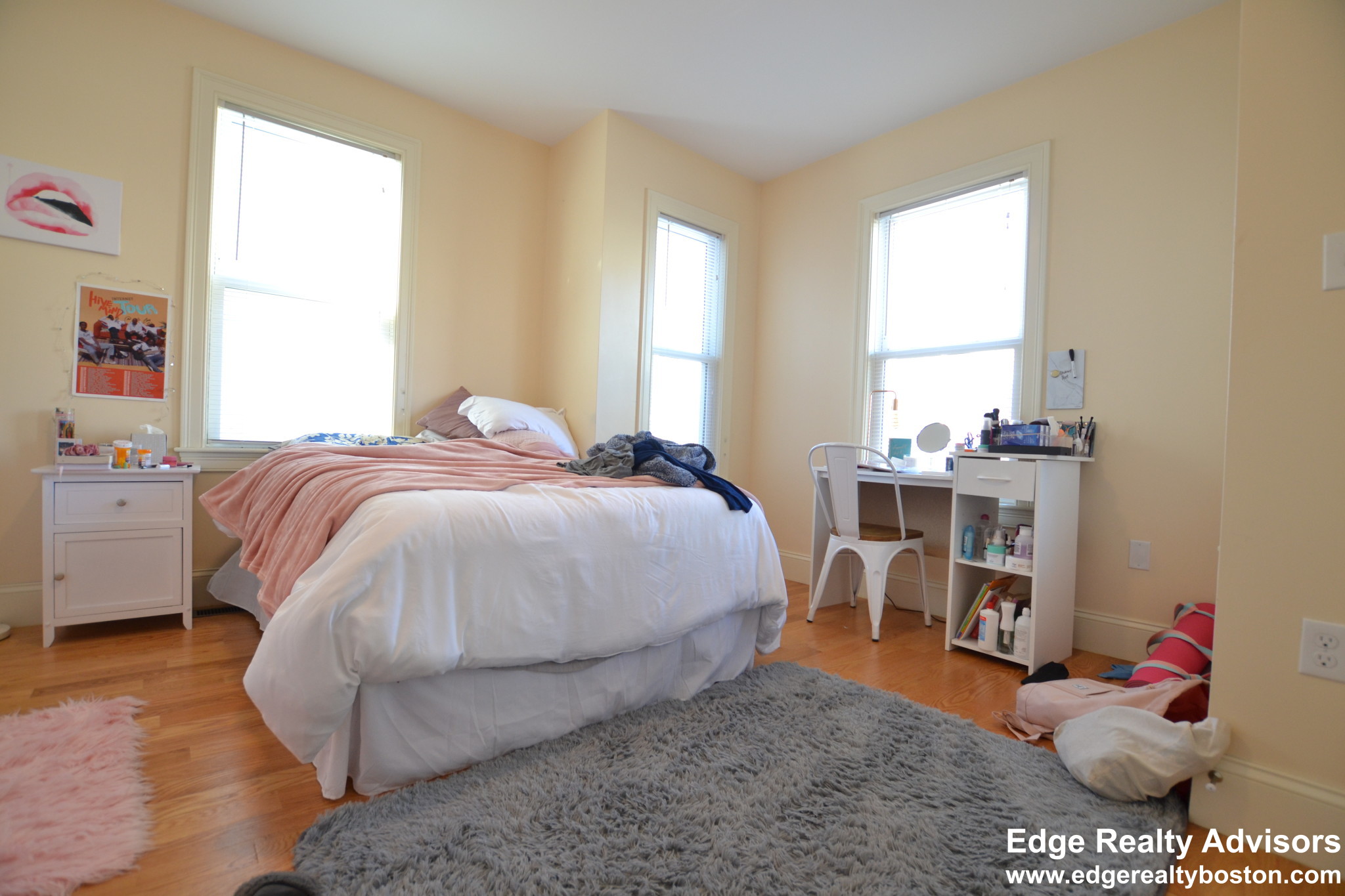 4 bed, 2 bath apartment for rent at 31 Pratt St Unit 1, Allston — photo 4 of 9