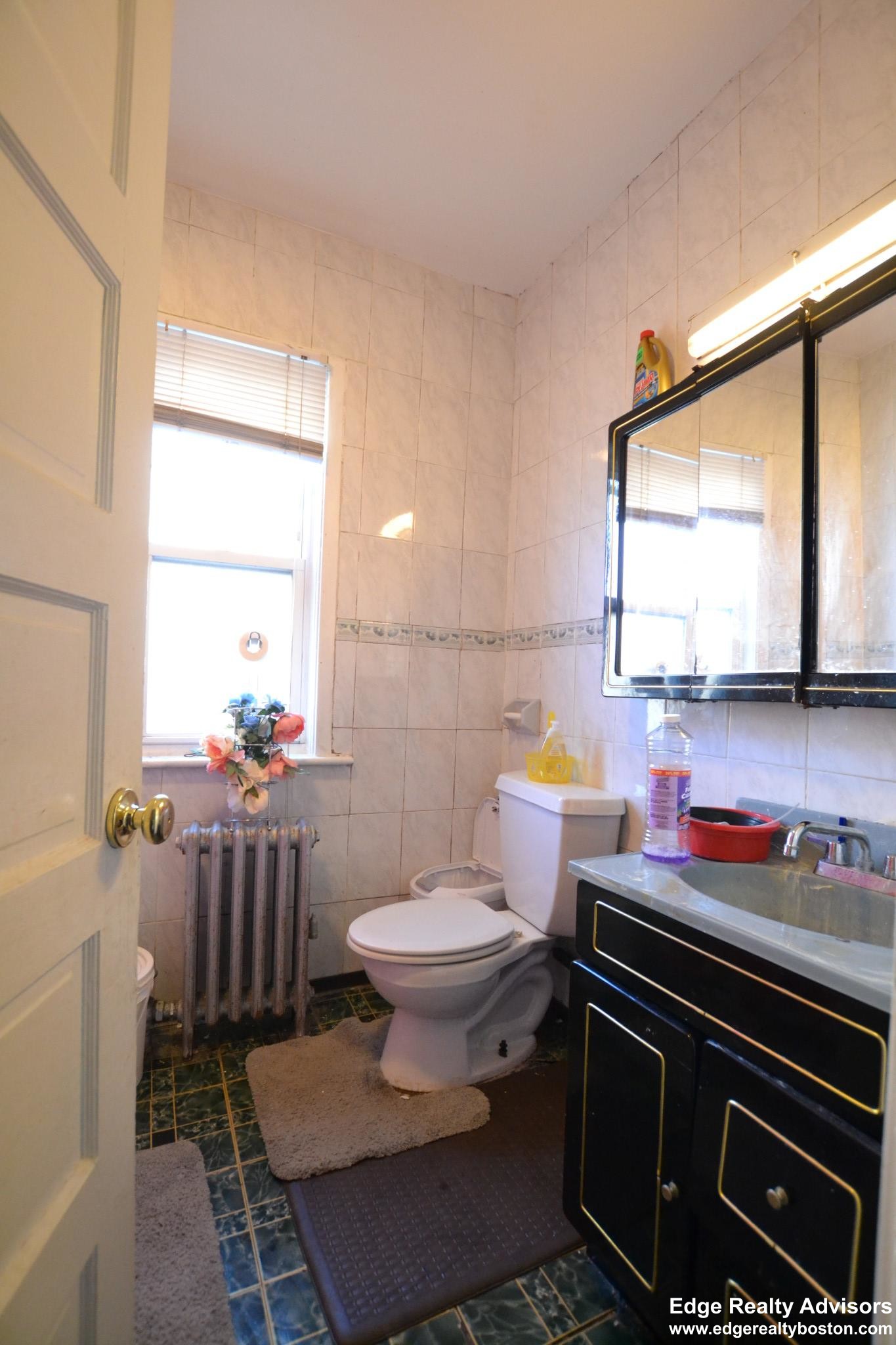 656 Washington St, Brighton