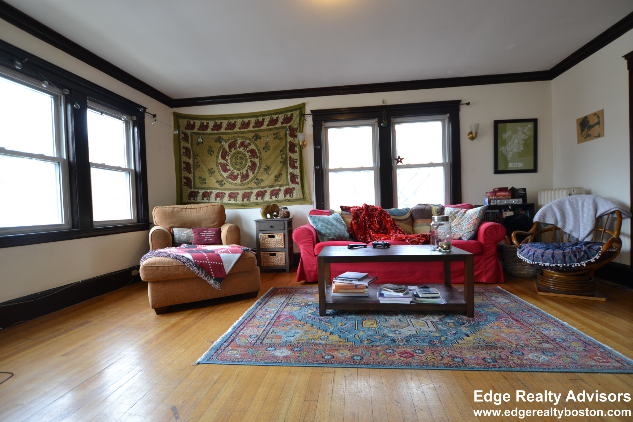 3 bed, 1 bath apartment for rent at 7 Dickinson Rd, Brighton — photo 2 of 8