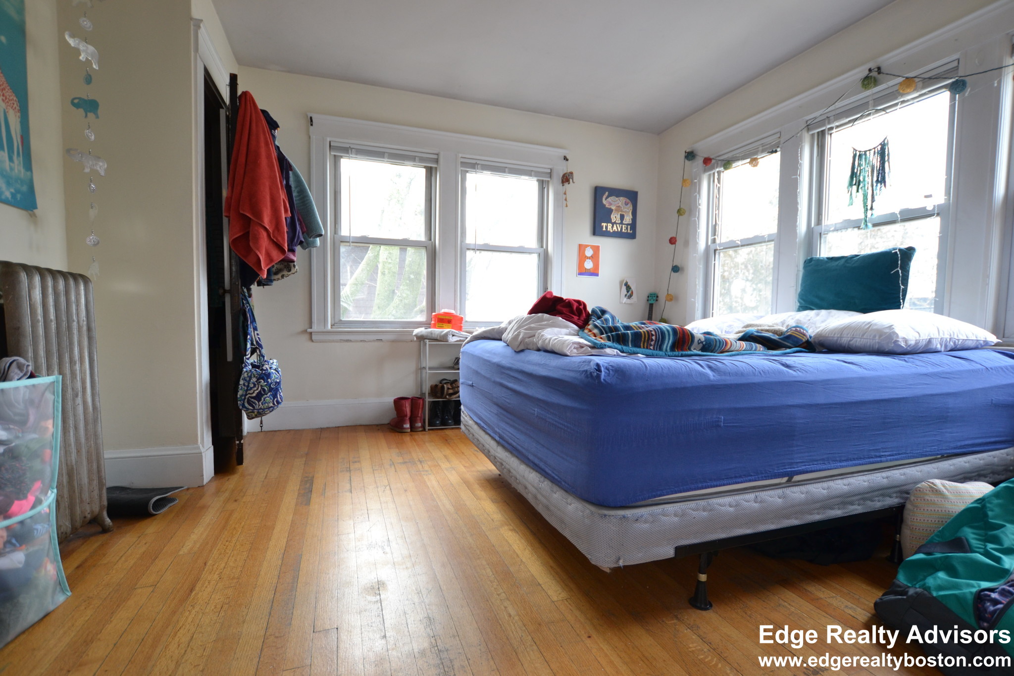 3 bed, 1 bath apartment for rent at 7 Dickinson Rd, Brighton — photo 6 of 8