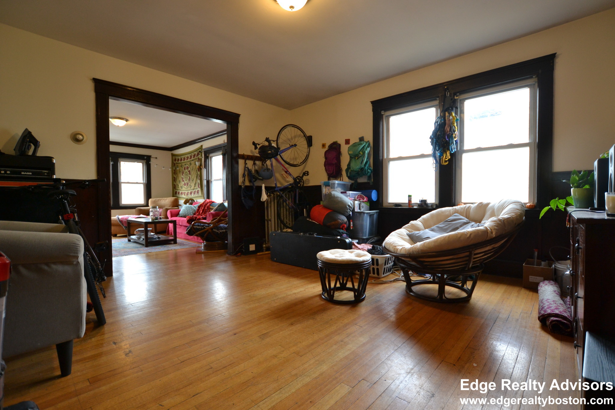 3 bed, 1 bath apartment for rent at 7 Dickinson Rd, Brighton — photo 5 of 8