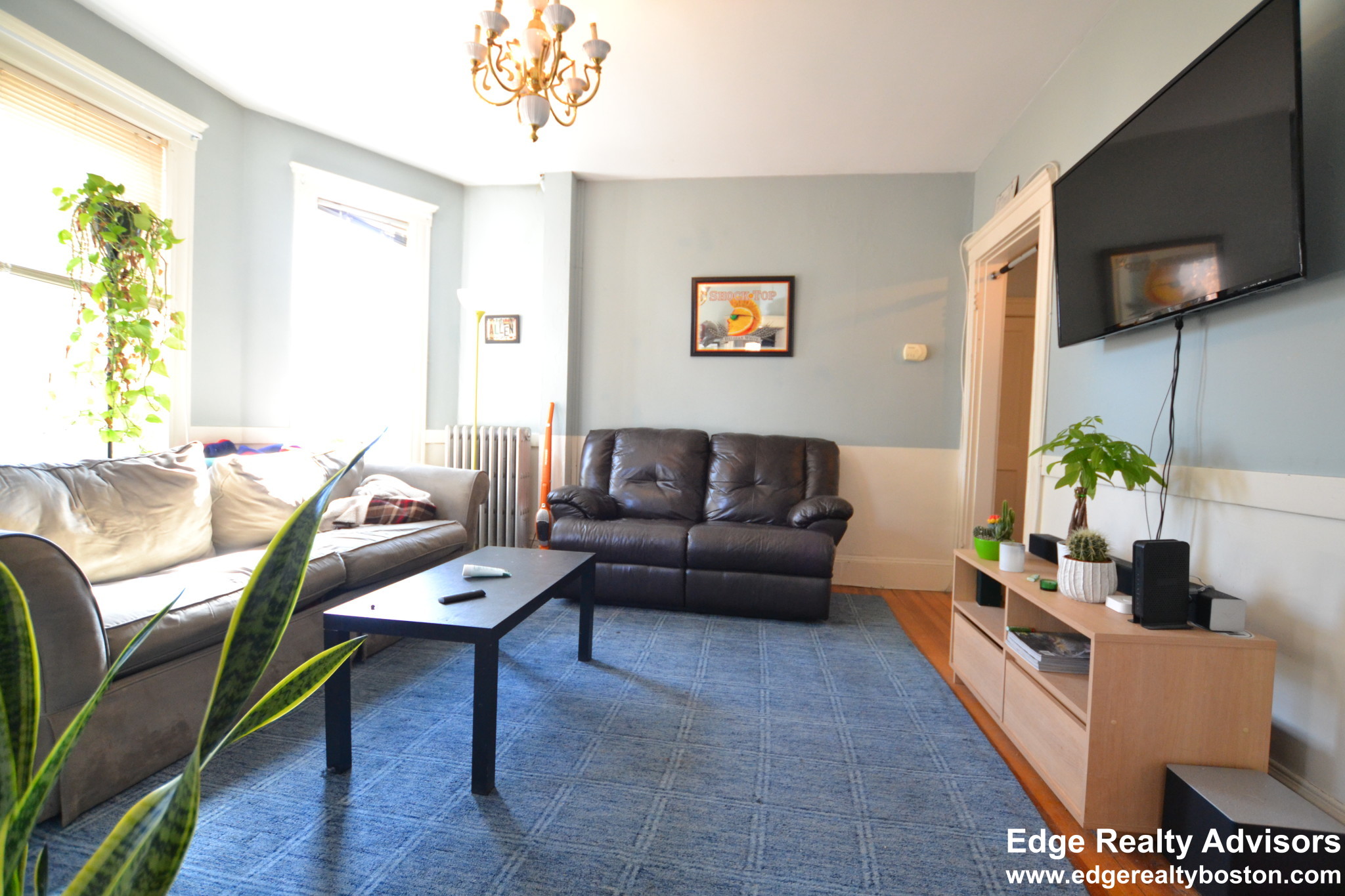 2 bed, 1 bath apartment for rent at 527 Washington St Unit 1, Brighton — photo 5 of 11