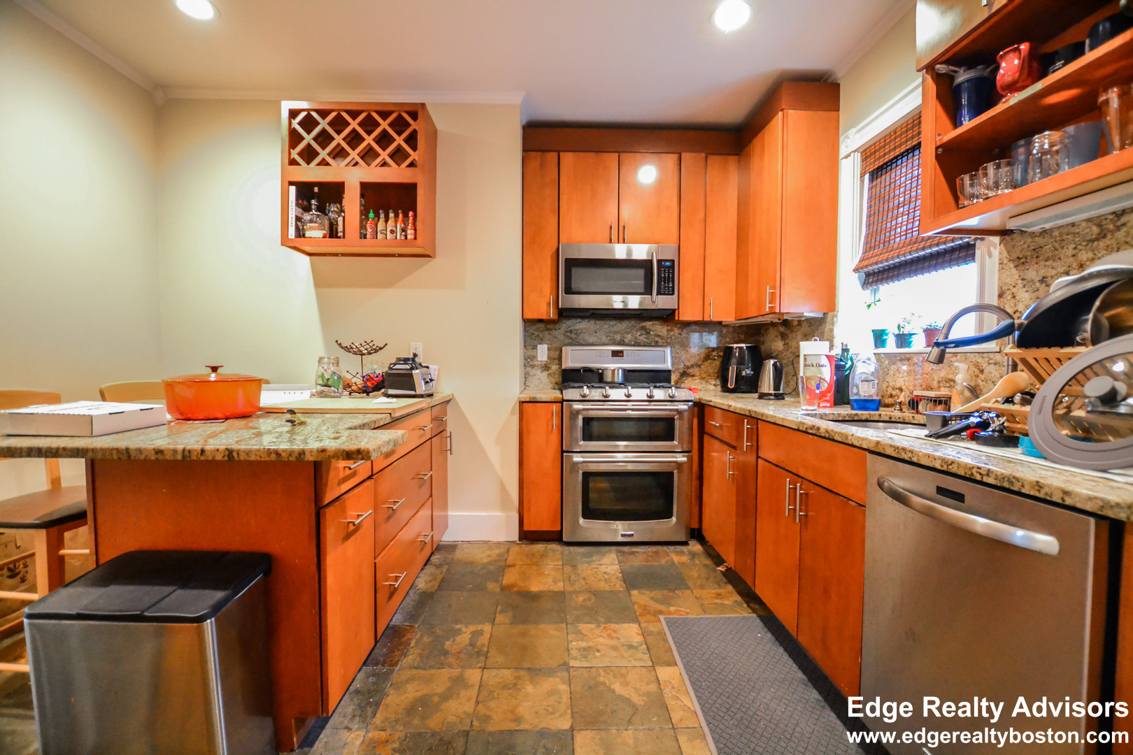 3 bed, 2 bath apartment for rent at 9 Mapleton St Unit 2, Brighton — photo 1 of 10
