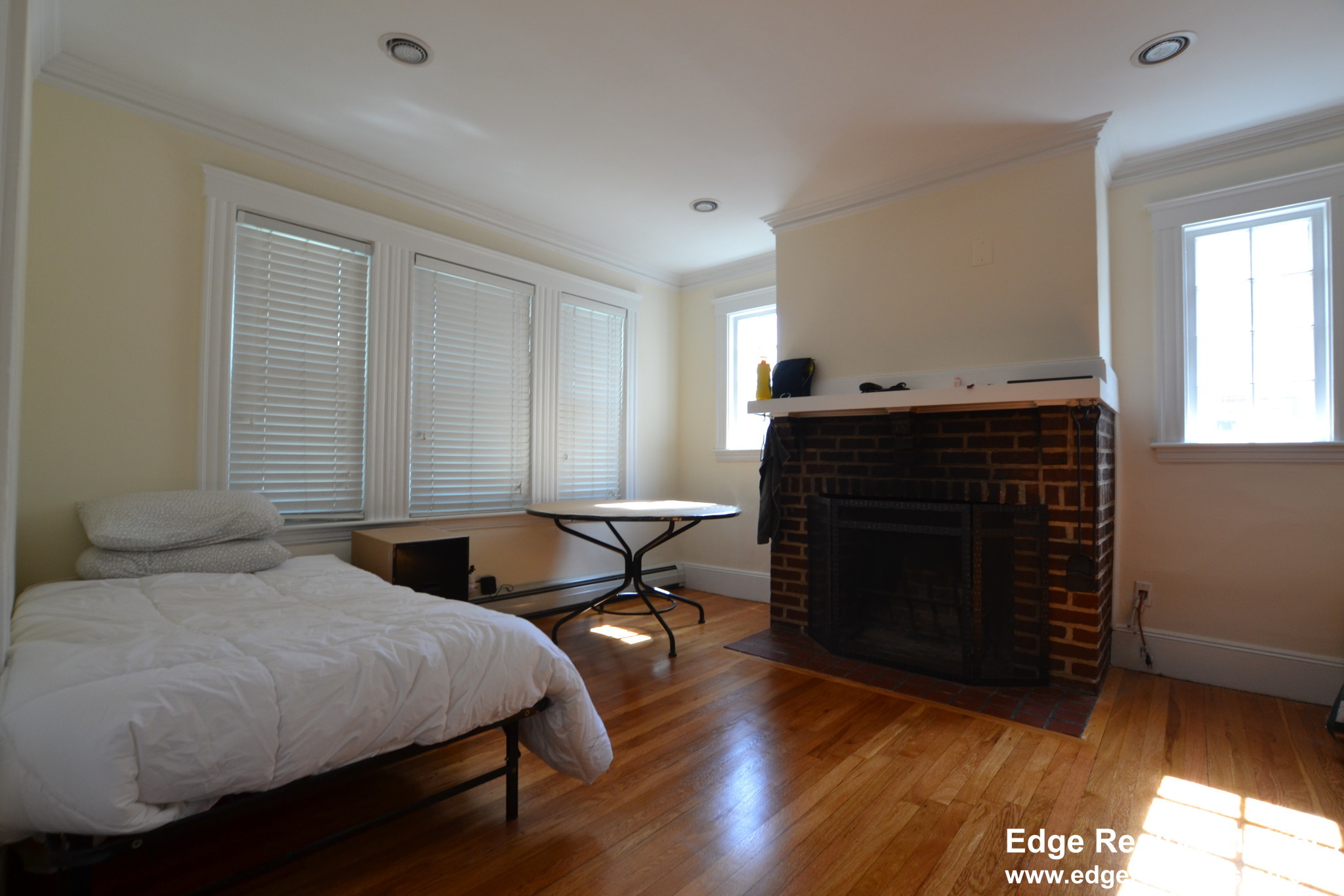 3 bed, 2 bath apartment for rent at 59 Goodenough St Unit 1, Brighton — photo 6 of 9