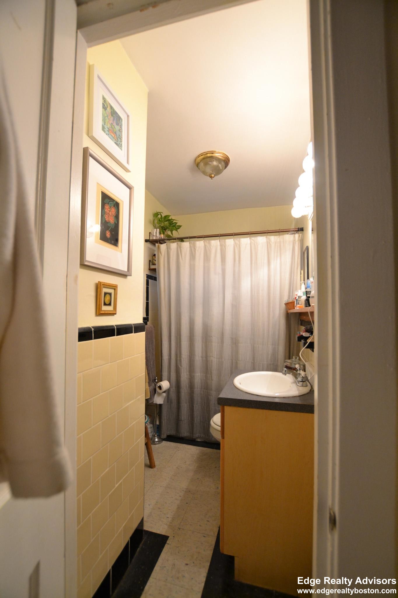 1 bed, 1 bath apartment for rent at 34 Brock St Unit 3, Brighton — photo 3 of 5