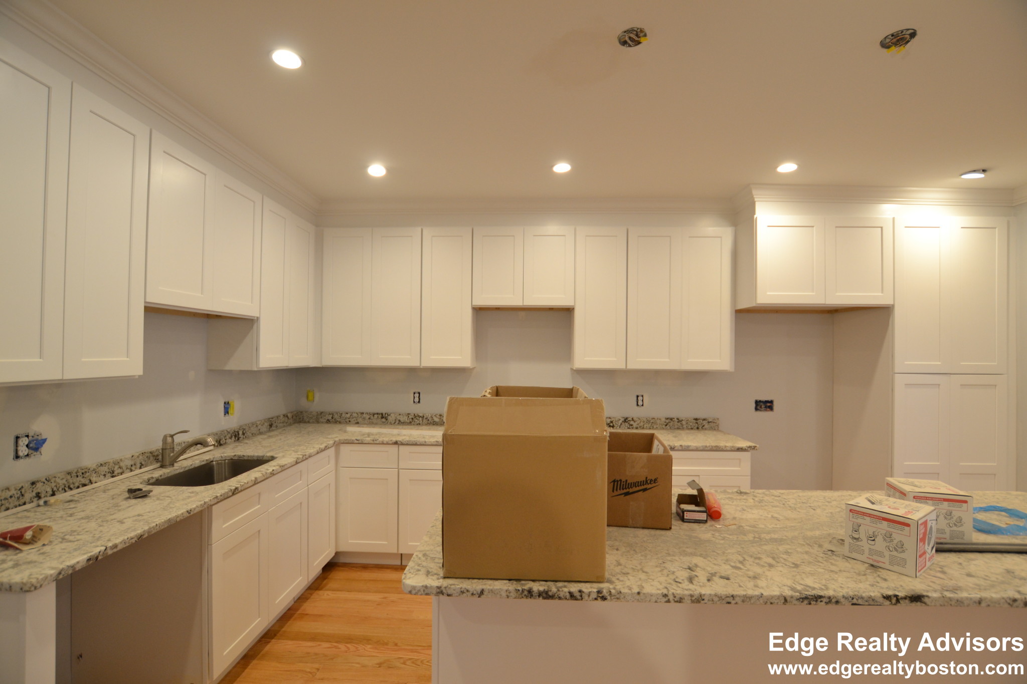 5 bed, 3 bath apartment for rent at 24 Bothwell Rd Unit 1, Brighton — photo 3 of 13