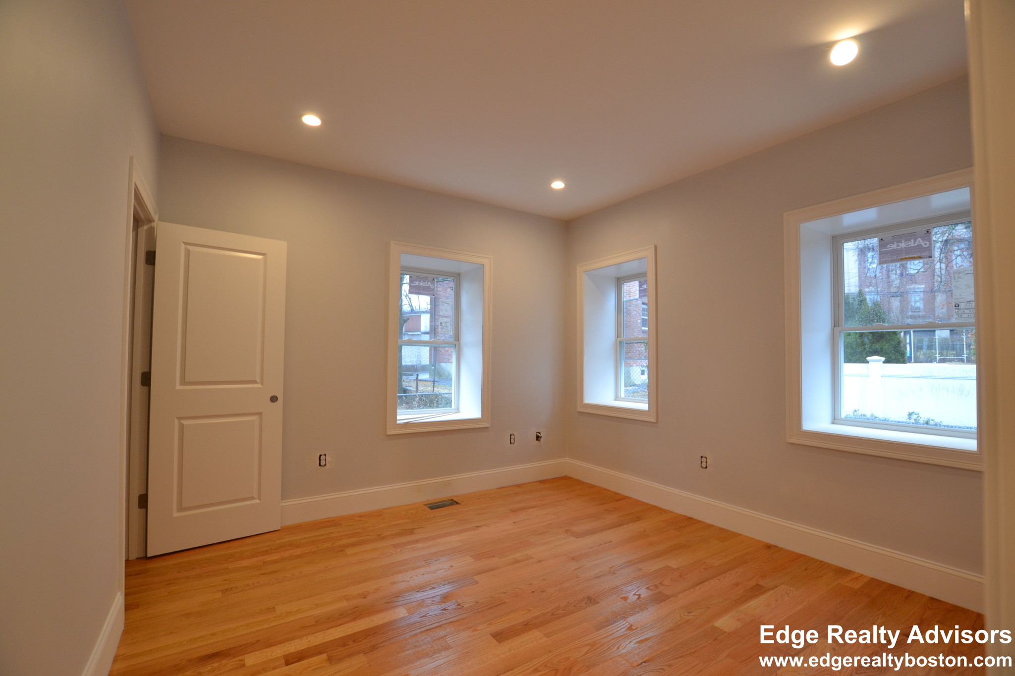 5 bed, 3 bath apartment for rent at 24 Bothwell Rd Unit 1, Brighton — photo 2 of 13