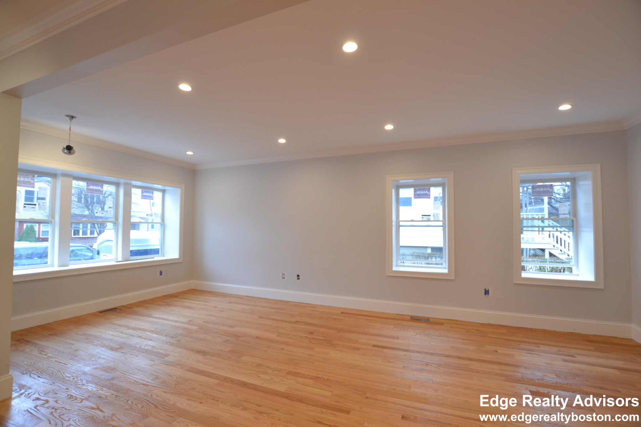5 bed, 3 bath apartment for rent at 24 Bothwell Rd Unit 1, Brighton — photo 4 of 13