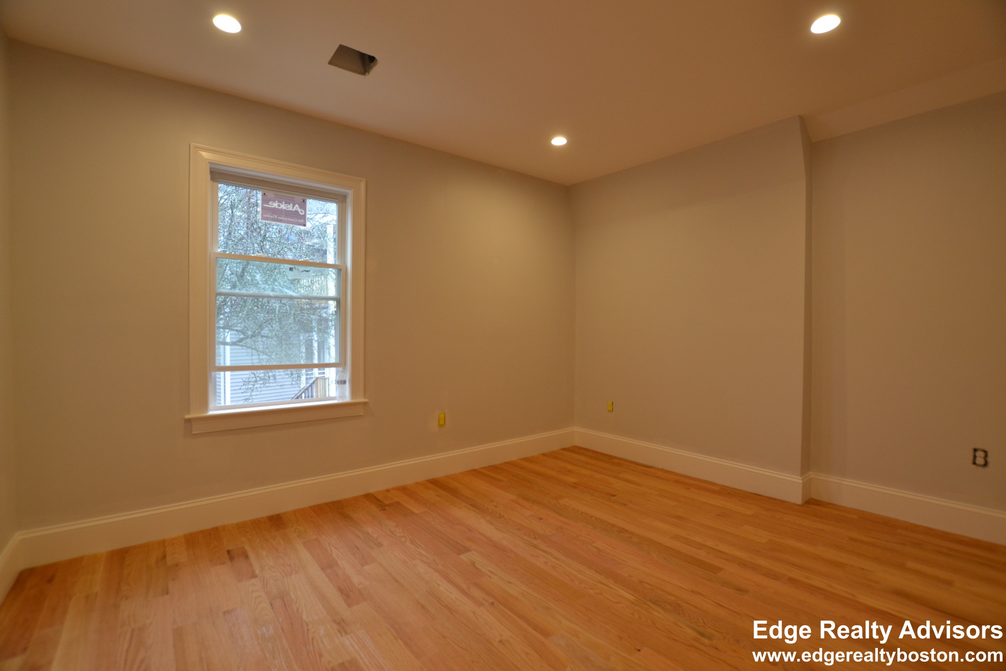 5 bed, 3 bath apartment for rent at 24 Bothwell Rd Unit 1, Brighton — photo 6 of 13