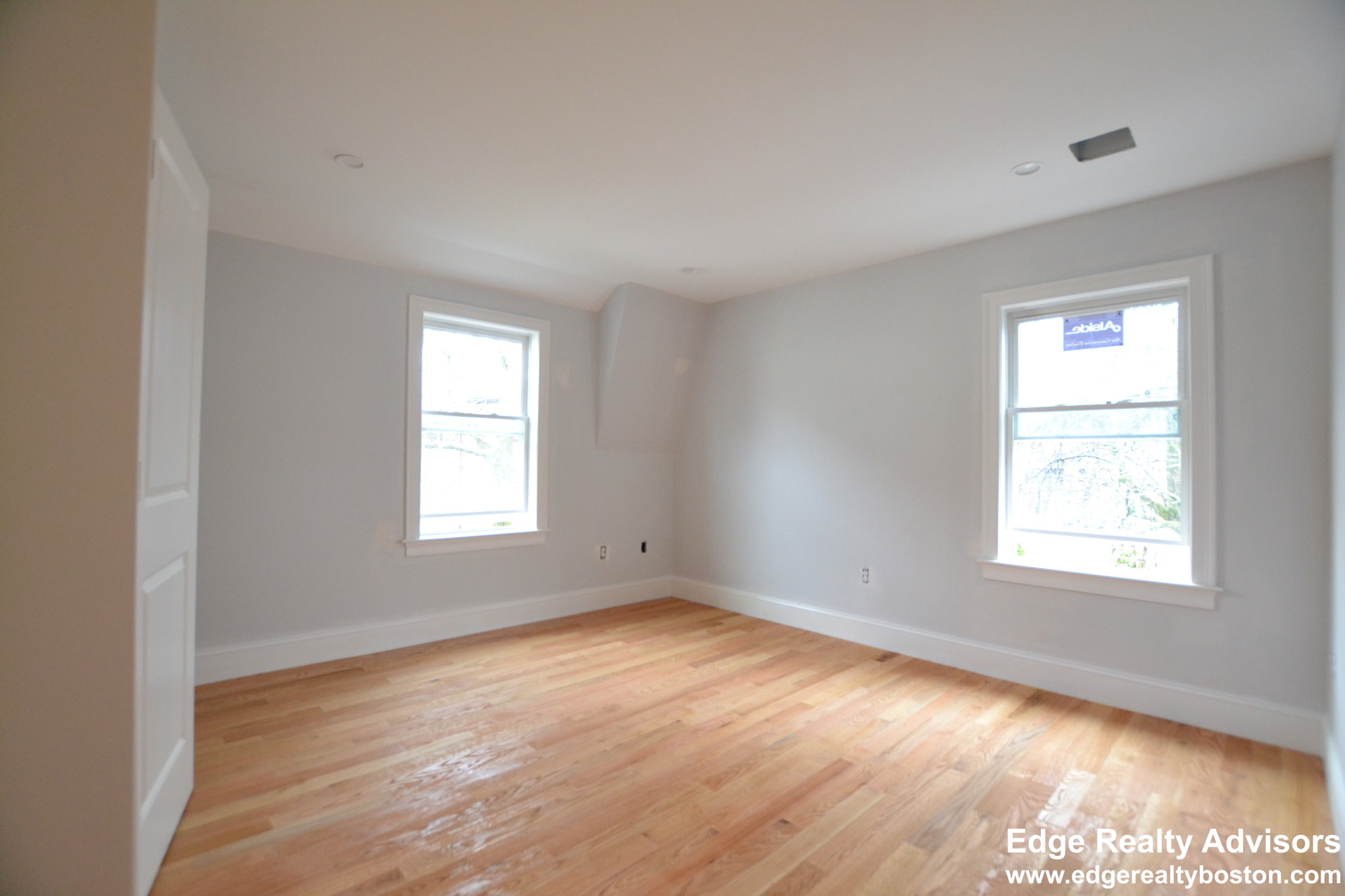5 bed, 3 bath apartment for rent at 24 Bothwell Rd Unit 1, Brighton — photo 8 of 13