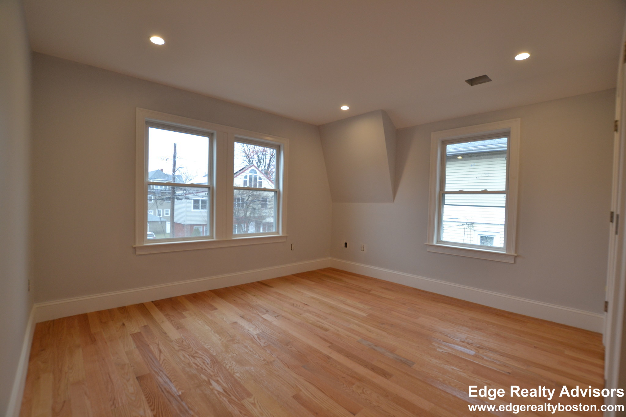 5 bed, 3 bath apartment for rent at 24 Bothwell Rd Unit 1, Brighton — photo 10 of 13