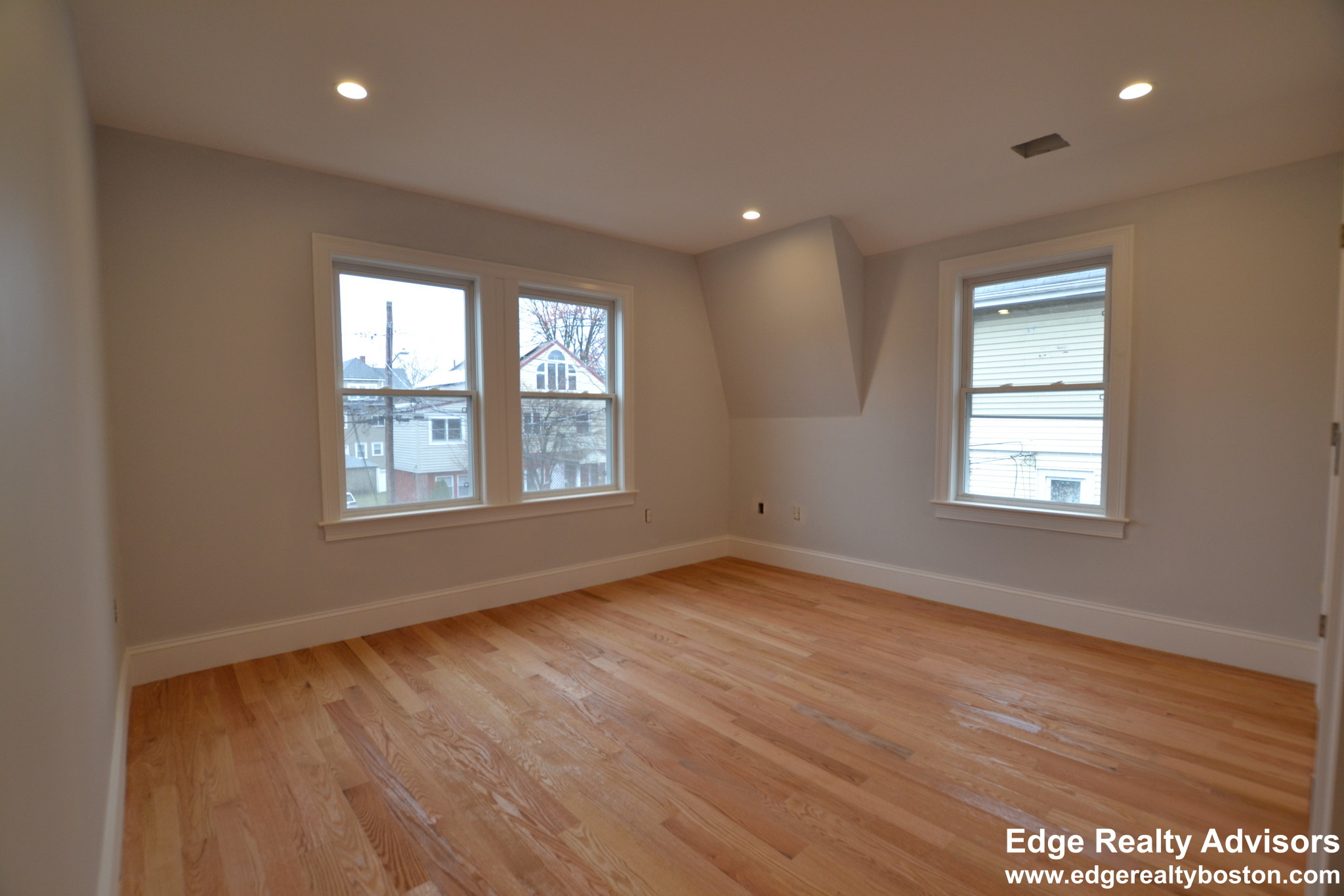 5 bed, 3 bath apartment for rent at 24 Bothwell Rd Unit 1, Brighton — photo 11 of 13