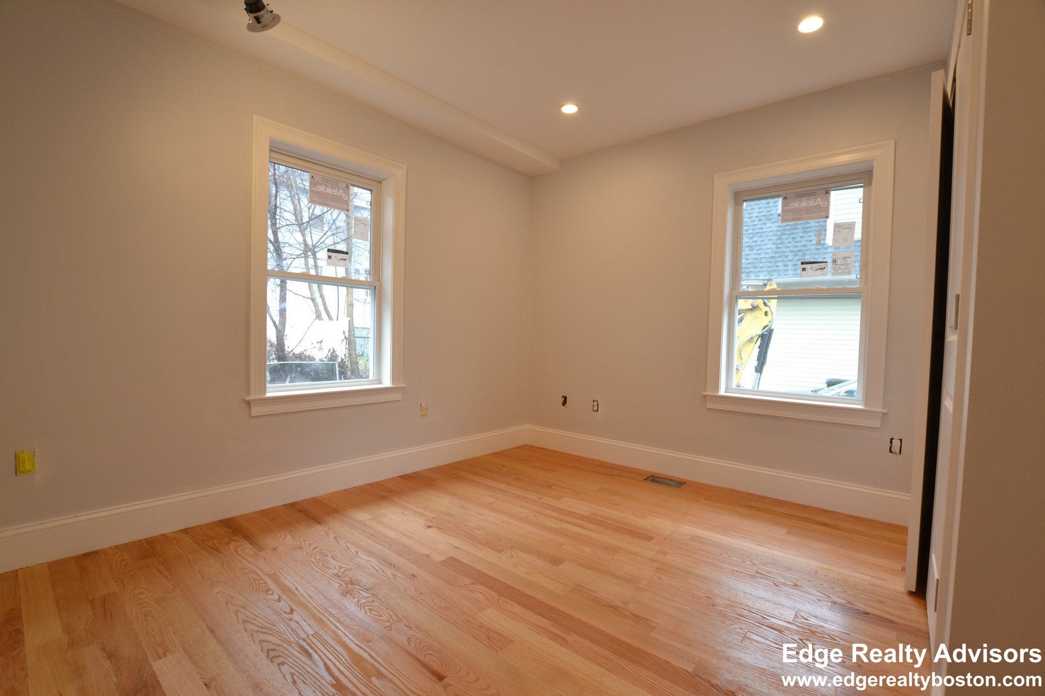5 bed, 3 bath apartment for rent at 28 Bothwell Rd Unit 2, Brighton — photo 4 of 12
