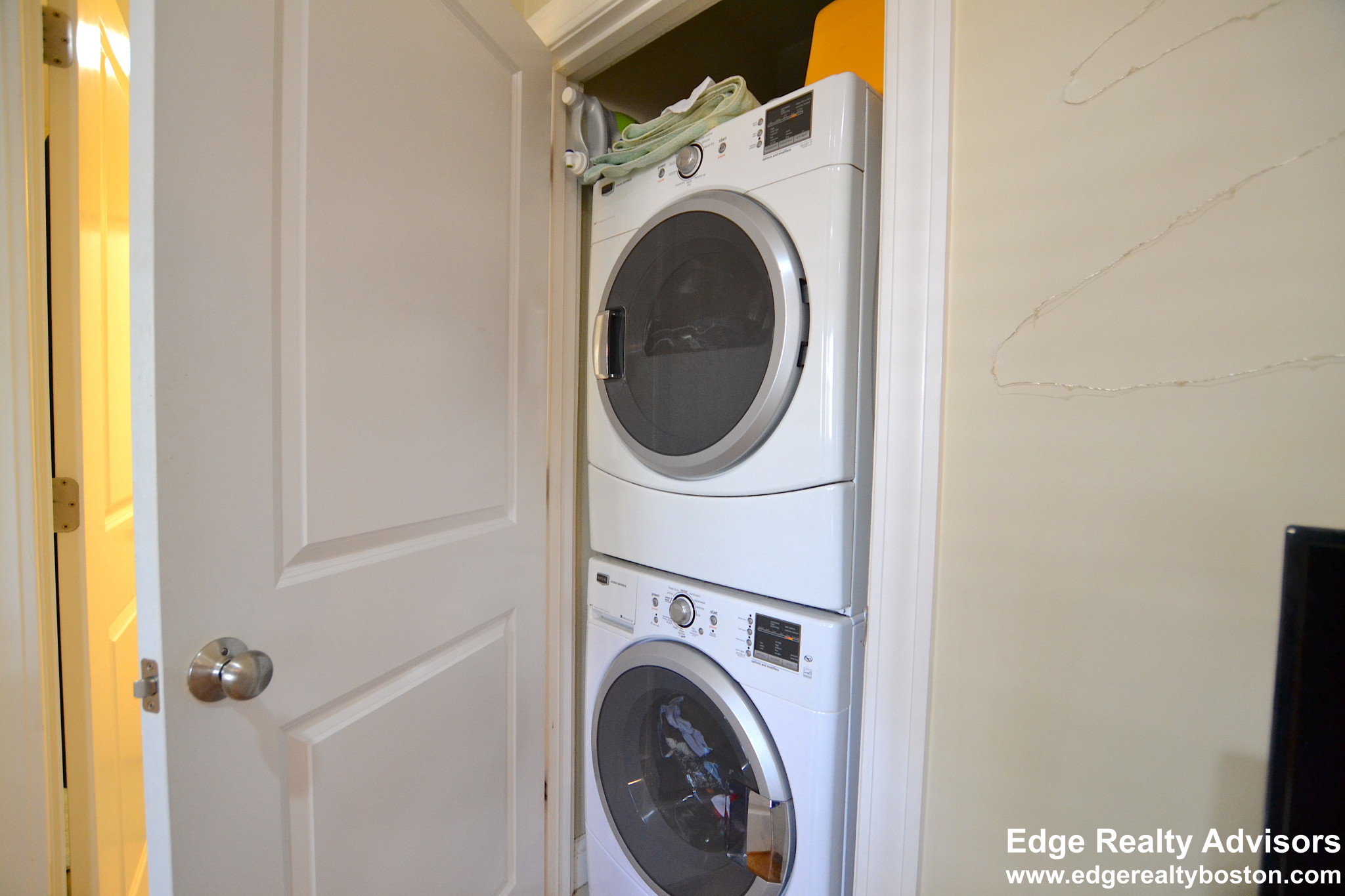 3 bed, 2 bath apartment for rent at 63 Dunboy St Unit 1, Brighton — photo 6 of 9