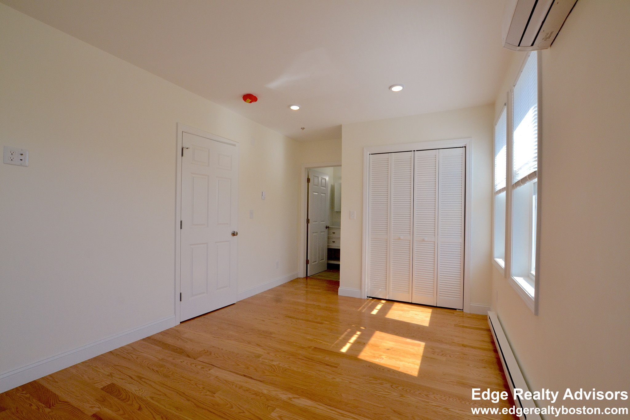 11 Sawyer Ter, Allston