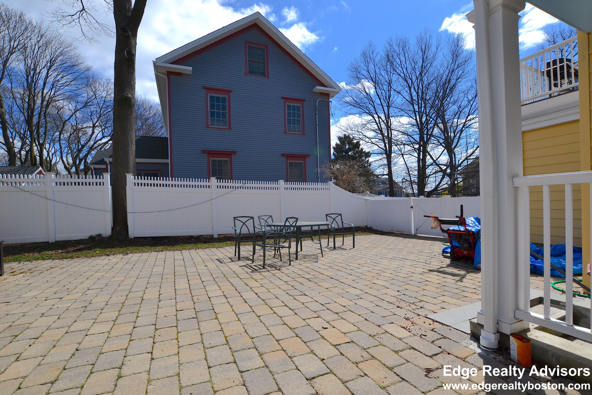 5 bed, 3 bath apartment for rent at 135 Summer St Unit 1, Watertown — photo 2 of 13