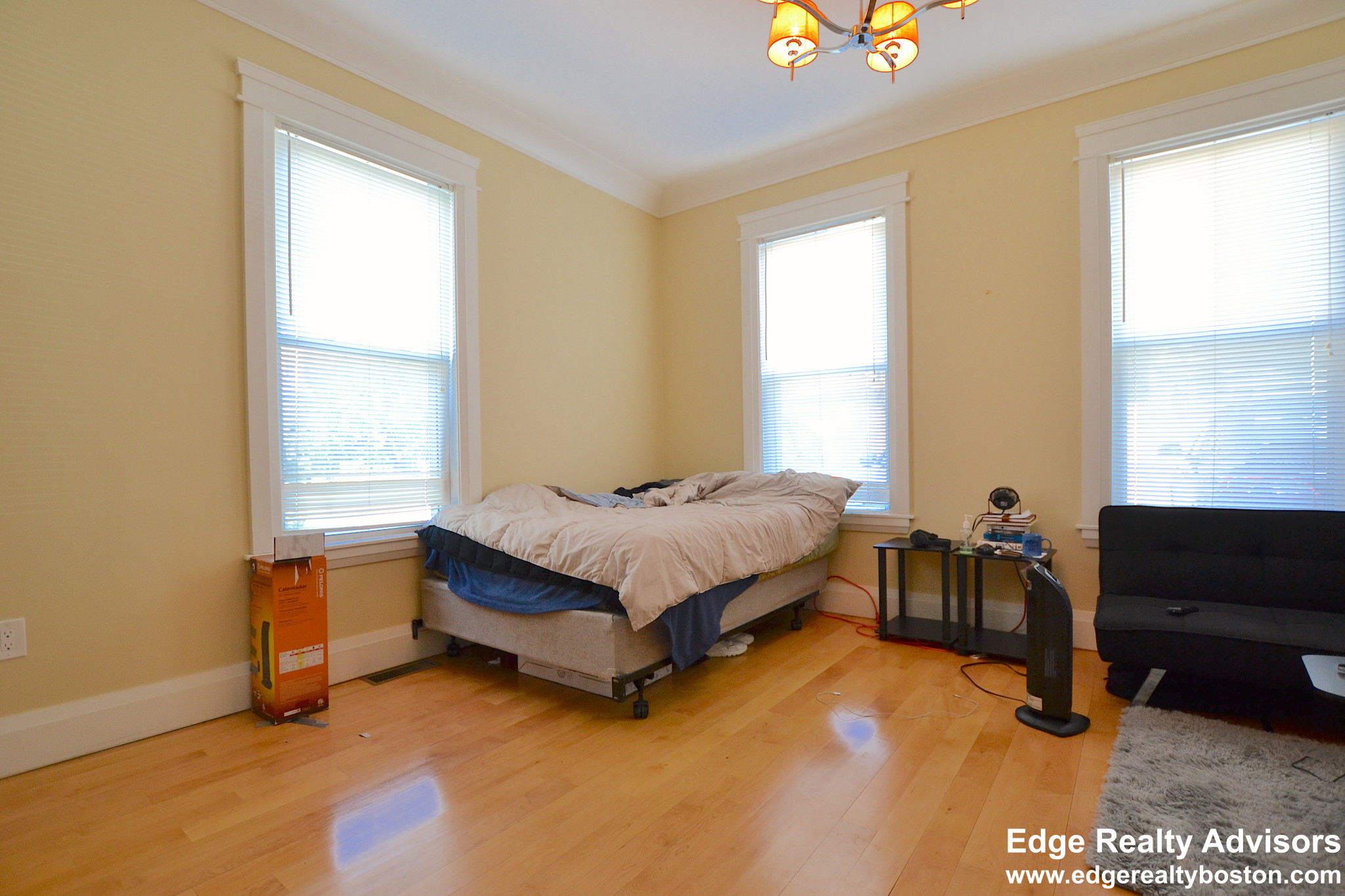 5 bed, 3 bath apartment for rent at 135 Summer St Unit 1, Watertown — photo 6 of 13