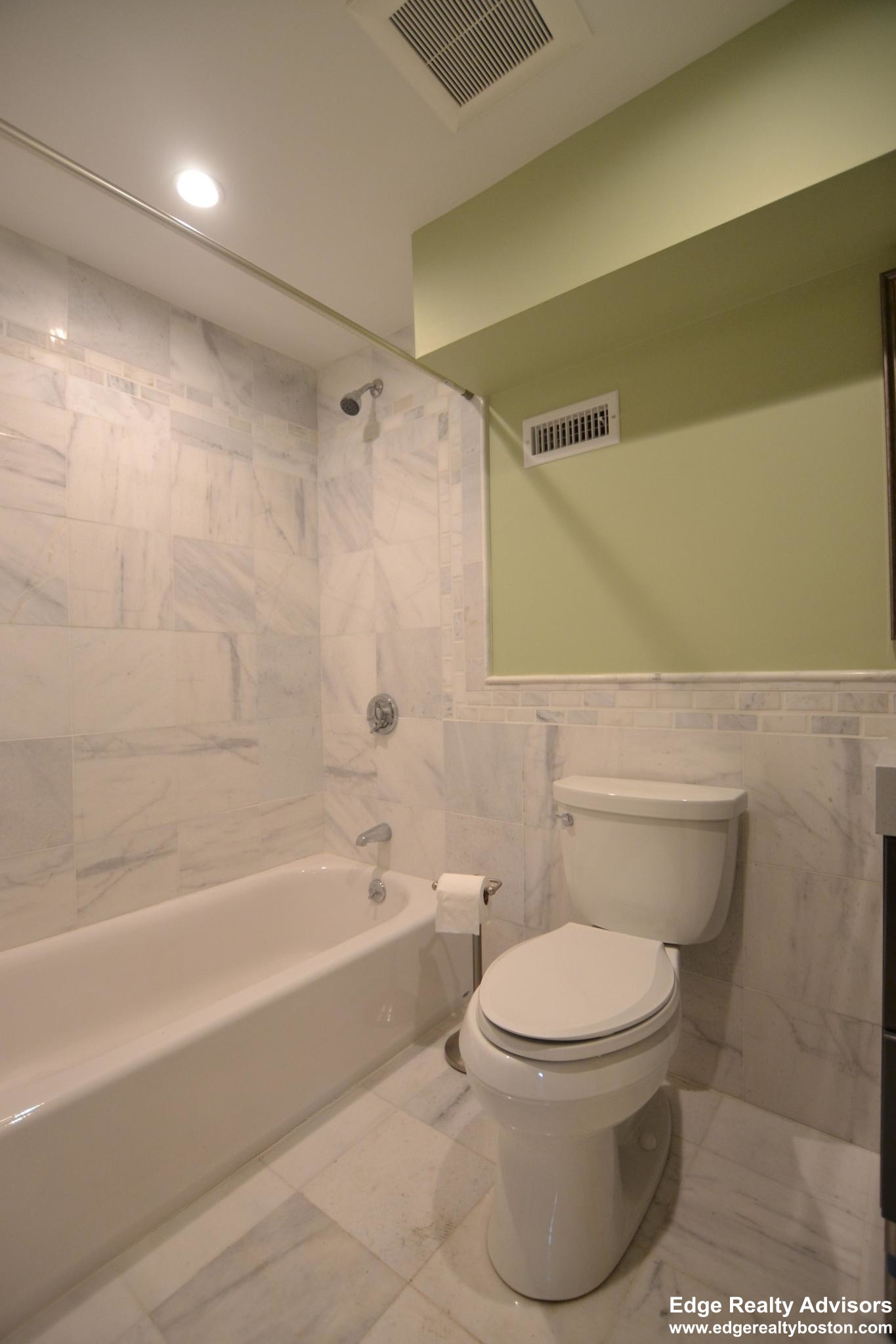 5 bed, 3 bath apartment for rent at 135 Summer St Unit 1, Watertown — photo 10 of 13