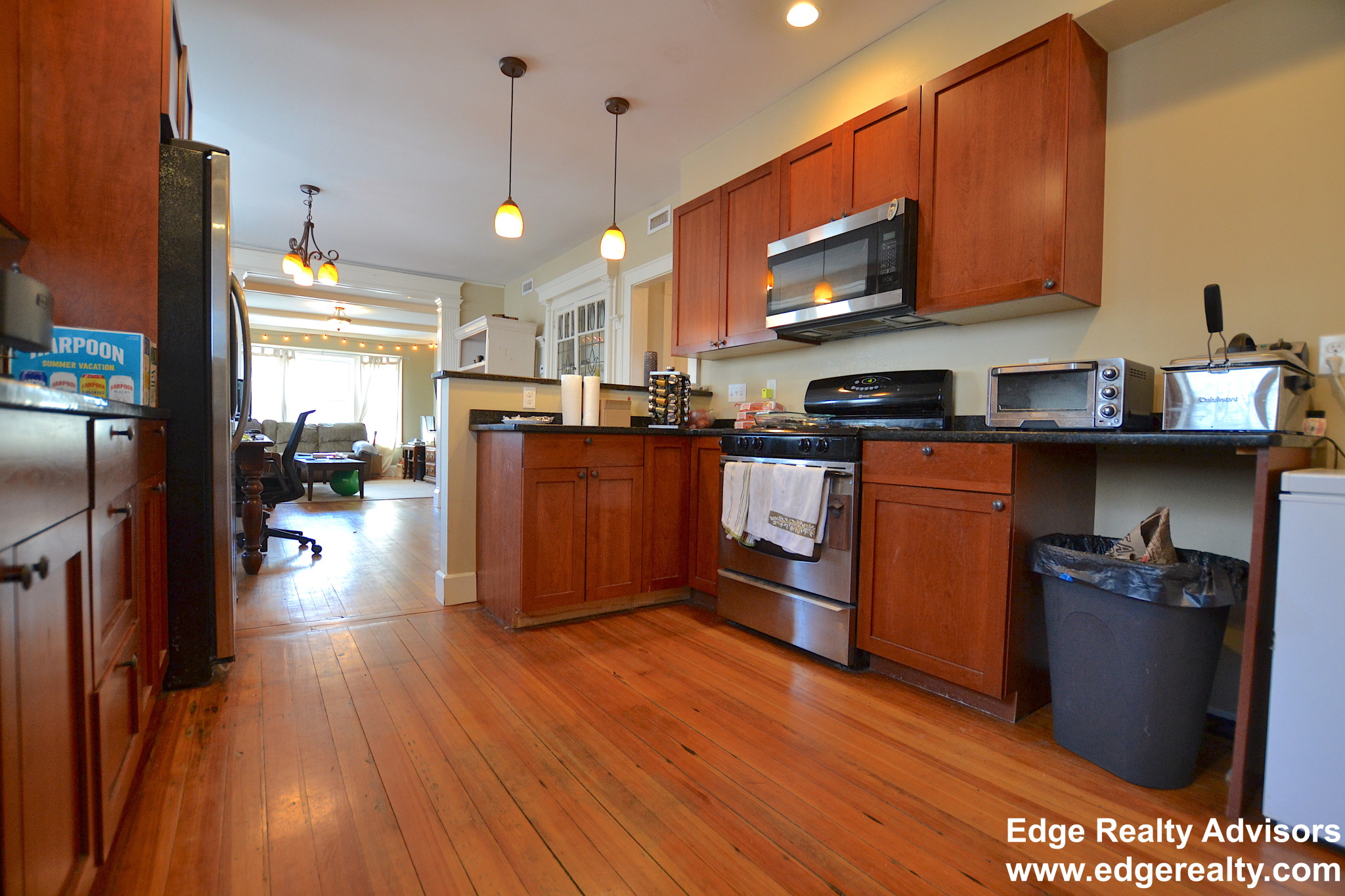 5 bed, 2 bath apartment for rent at 11 Boulevard Ter Unit 1, Brighton — photo 2 of 12