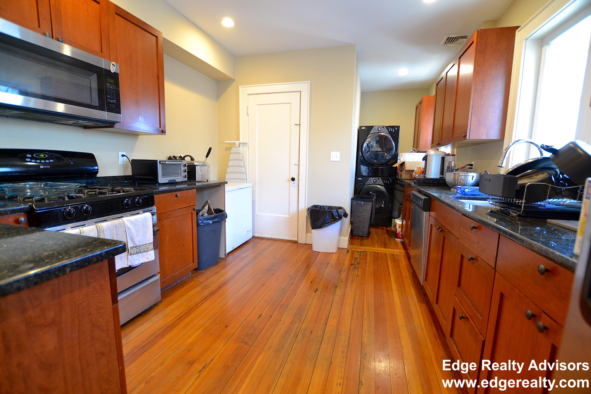 5 bed, 2 bath apartment for rent at 11 Boulevard Ter Unit 1, Brighton — photo 1 of 12