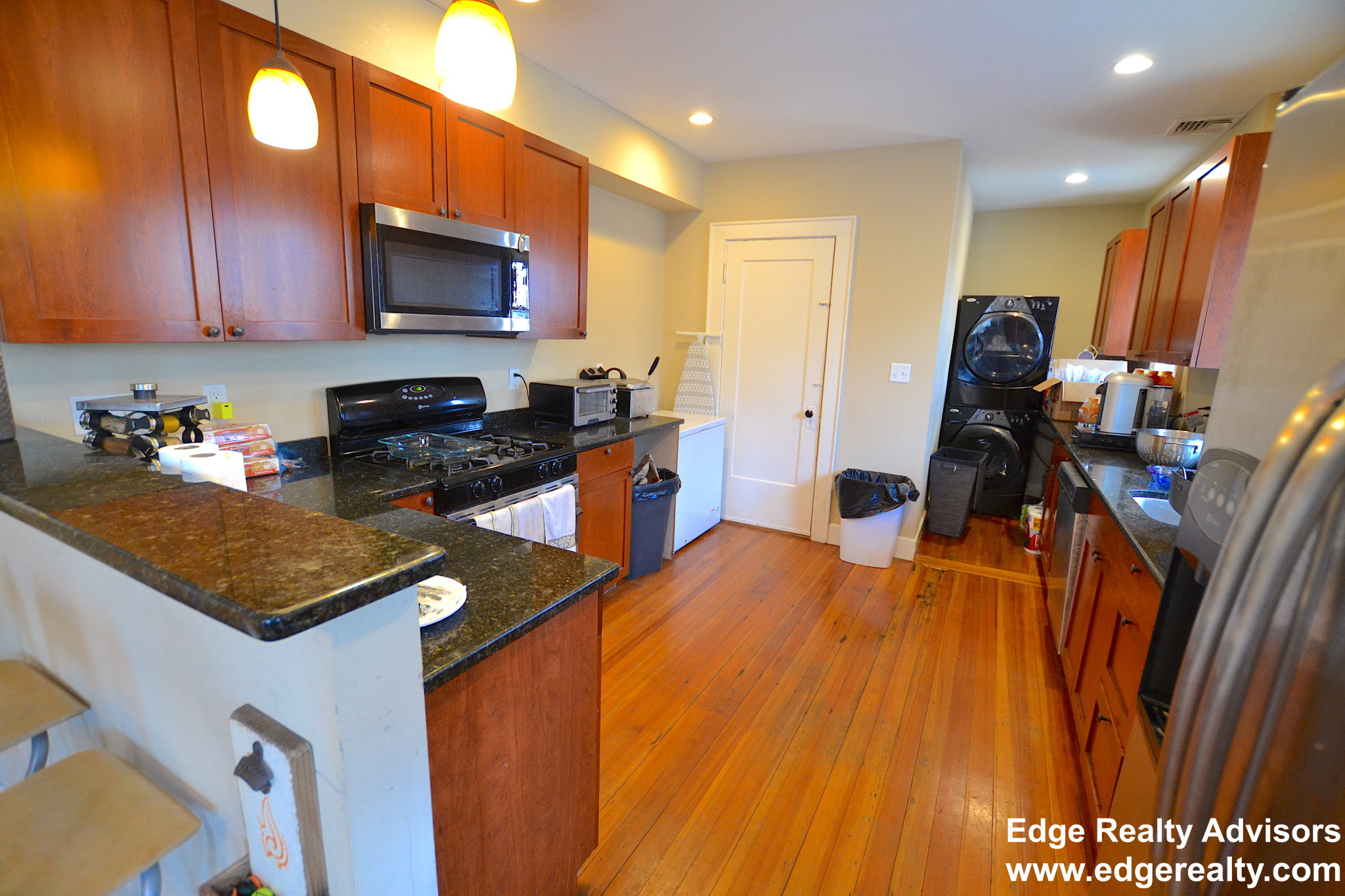 5 bed, 2 bath apartment for rent at 11 Boulevard Ter Unit 1, Brighton — photo 3 of 12