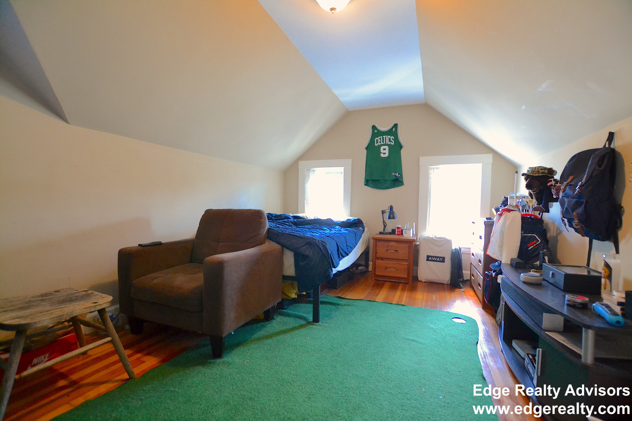 5 bed, 2 bath apartment for rent at 11 Boulevard Ter Unit 1, Brighton — photo 10 of 12