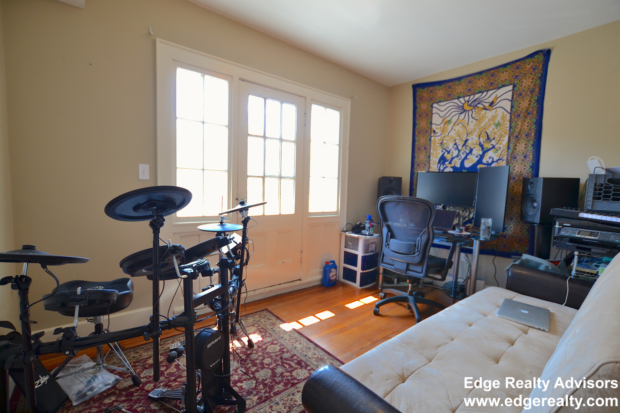 5 bed, 2 bath apartment for rent at 11 Boulevard Ter Unit 1, Brighton — photo 5 of 12