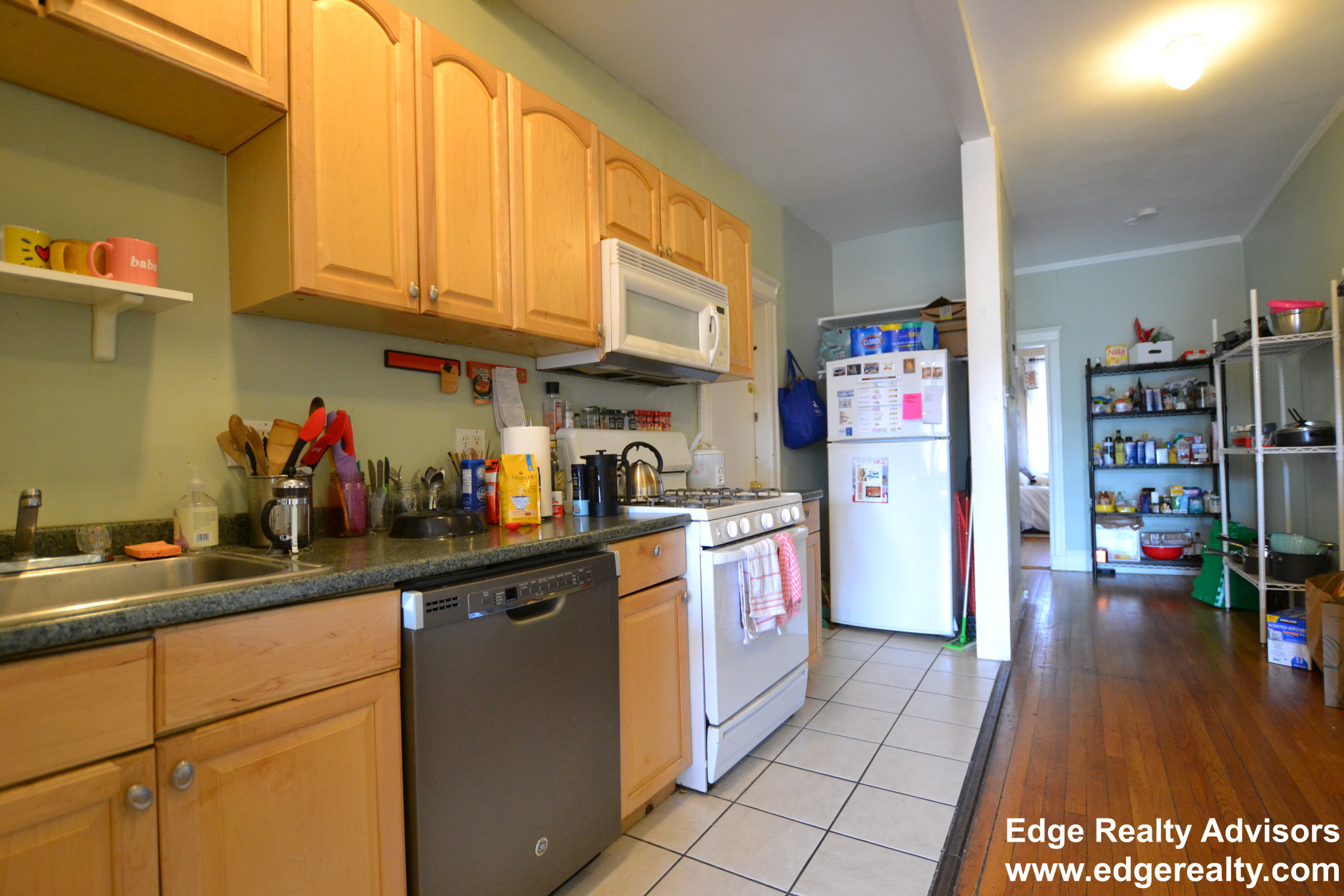 4 bed, 2 bath apartment for rent at 1661 Commonwealth Ave Unit 8, Brighton — photo 2 of 14