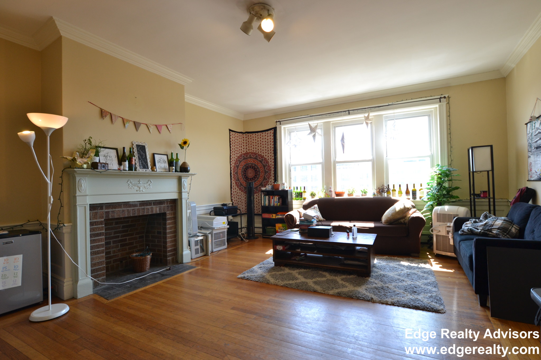 4 bed, 2 bath apartment for rent at 1661 Commonwealth Ave Unit 8, Brighton — photo 3 of 14