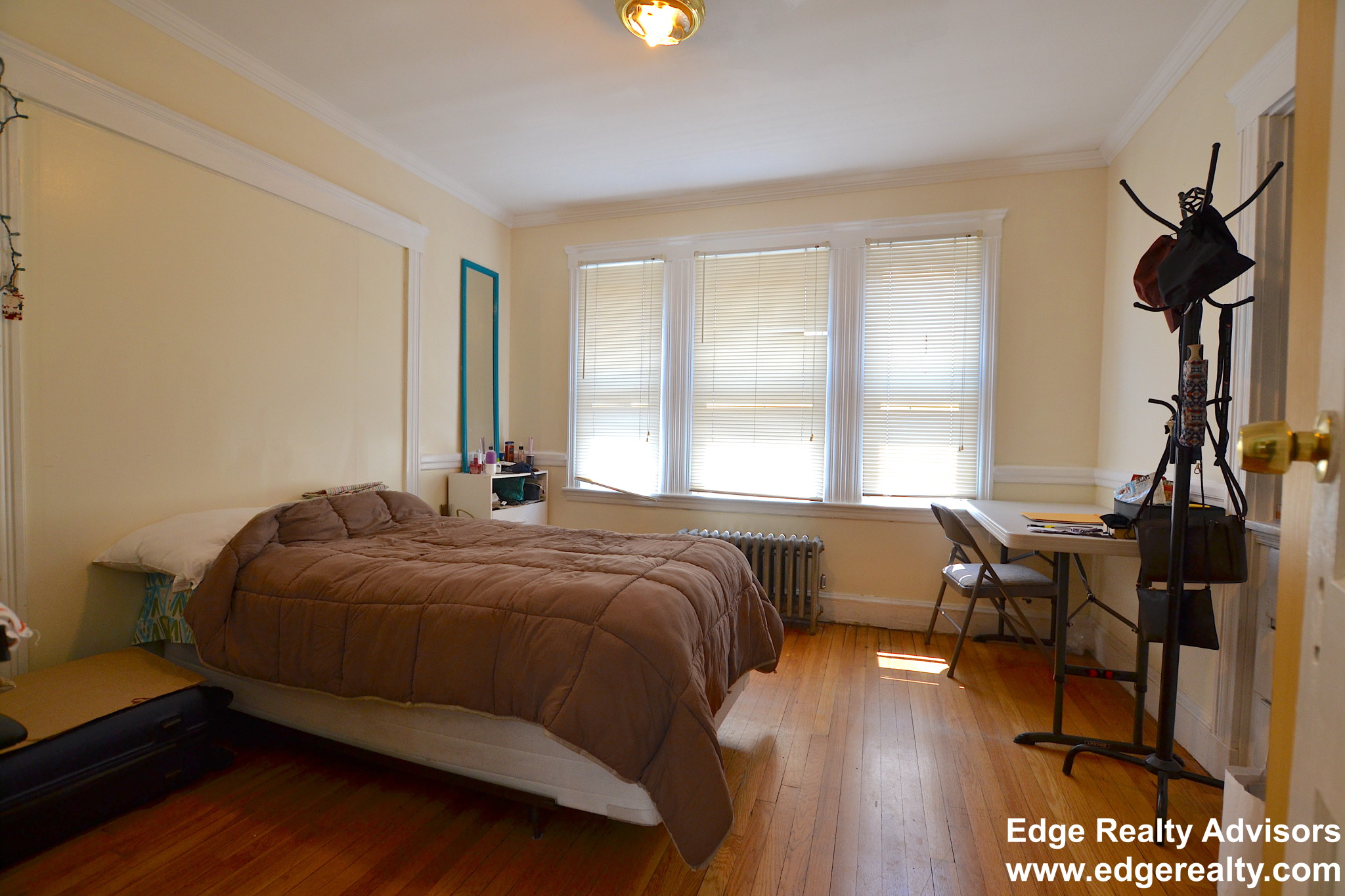 5 bed, 2 bath apartment for rent at 229 Harvard St Unit 1, Allston — photo 6 of 12
