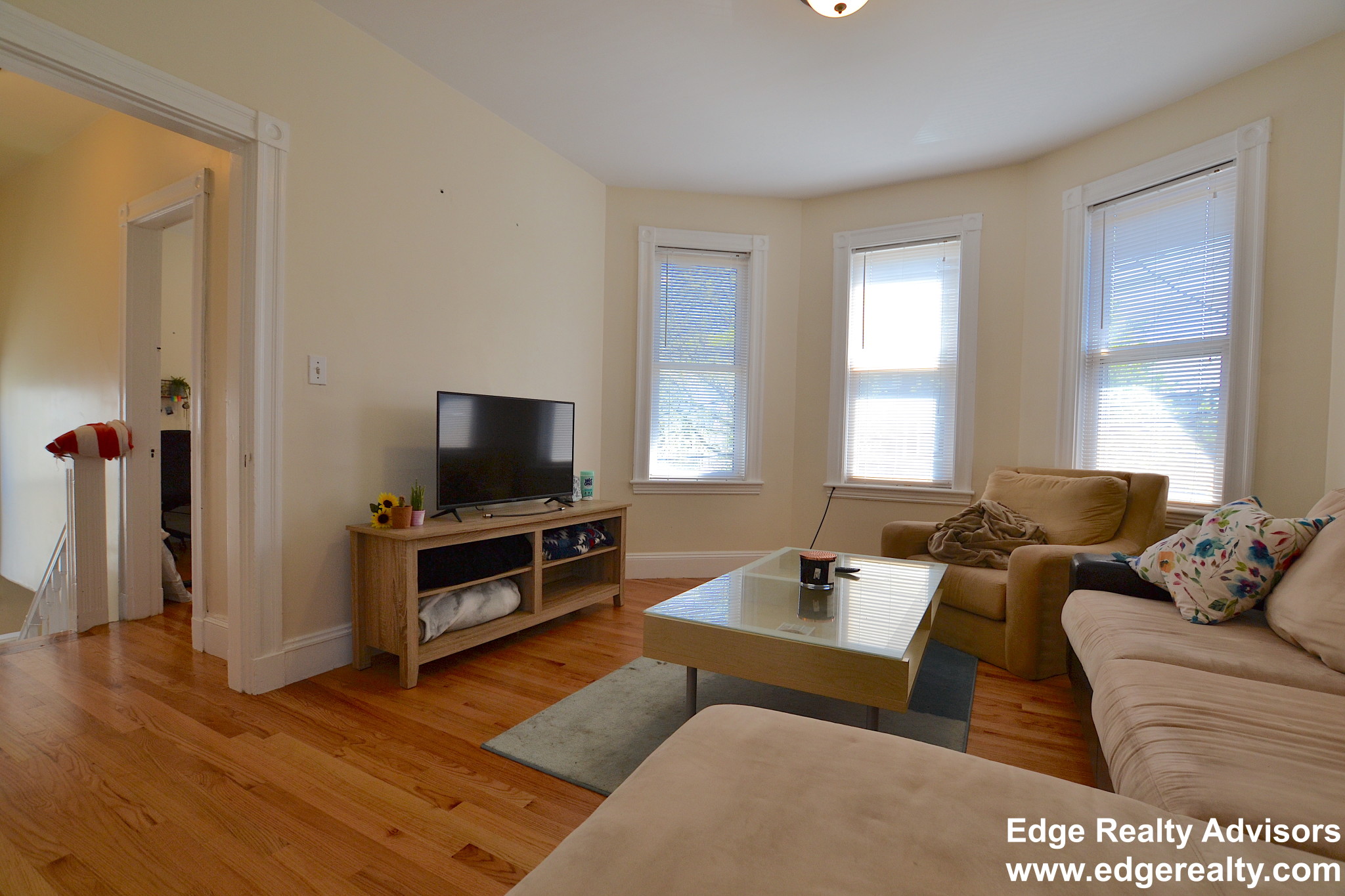 5 bed, 2 bath apartment for rent at 29 Etna St Unit 2, Brighton — photo 3 of 15