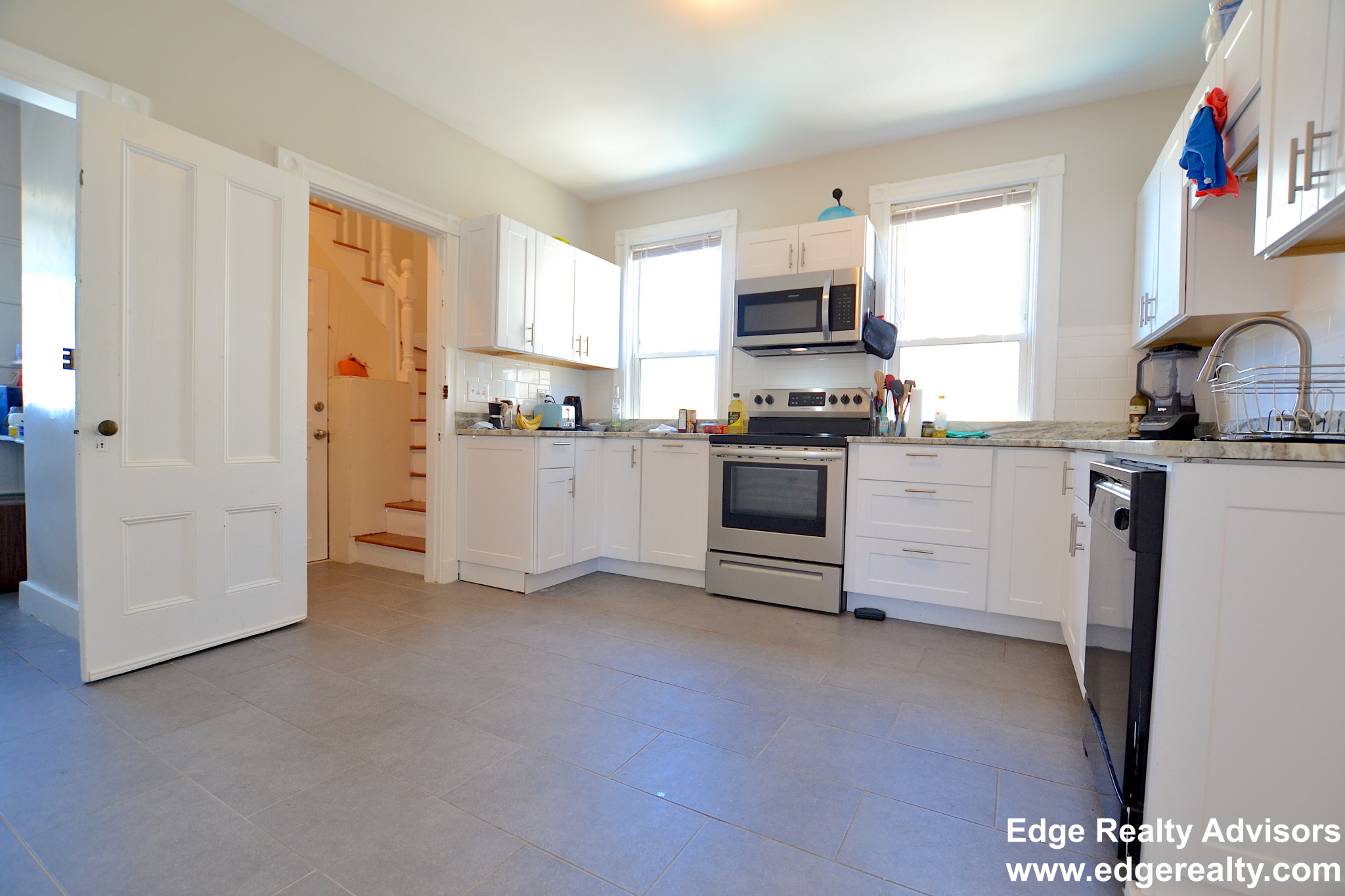 5 bed, 2 bath apartment for rent at 29 Etna St Unit 2, Brighton — photo 2 of 15