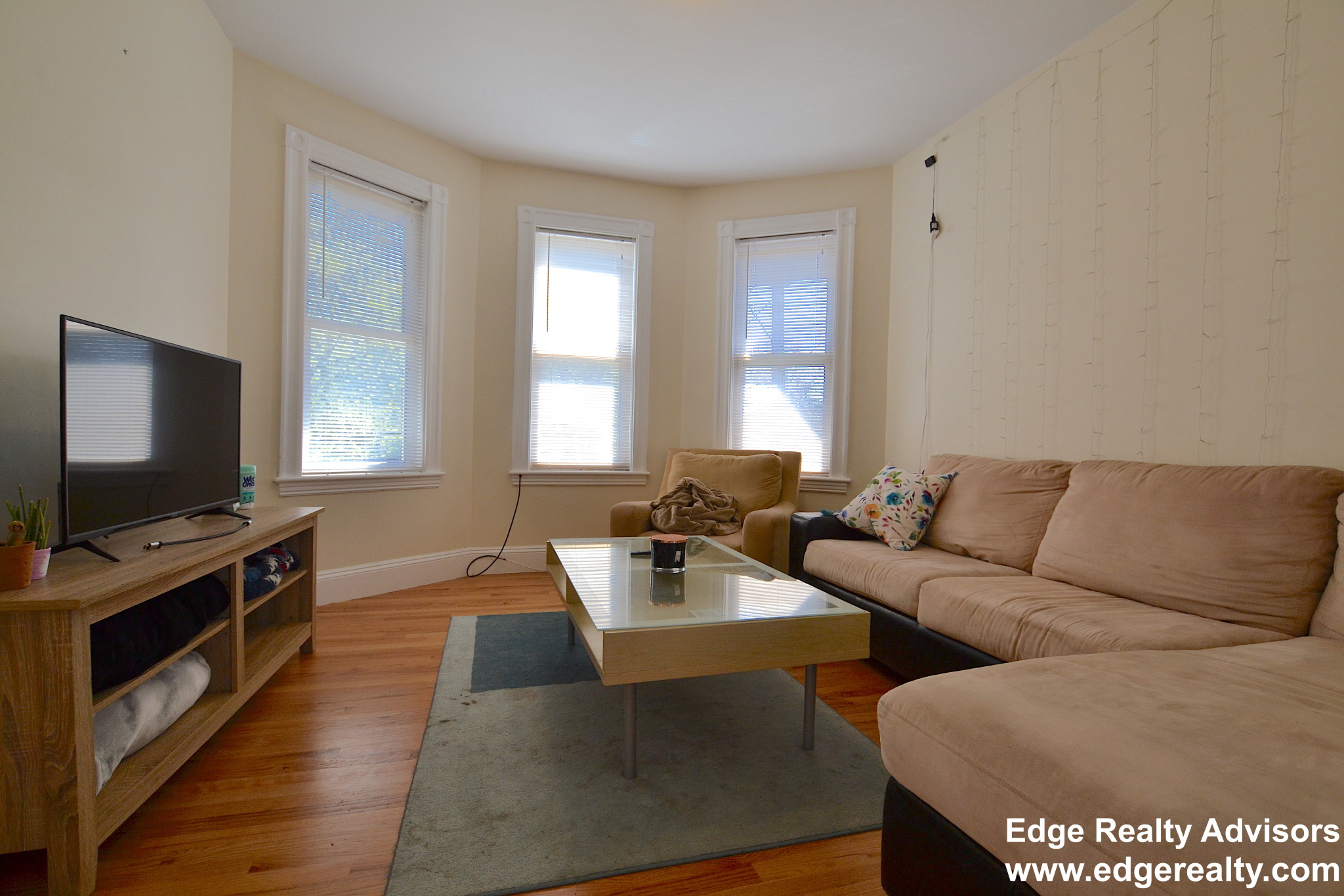 5 bed, 2 bath apartment for rent at 29 Etna St Unit 2, Brighton — photo 4 of 15