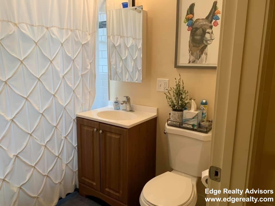 3 bed, 1 bath apartment for rent at 84 Brooks St Unit 1, Brighton — photo 6 of 7
