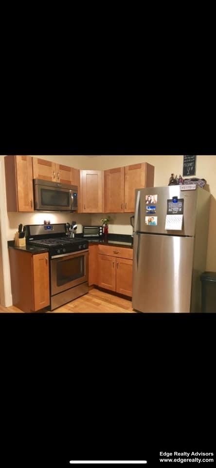 3 bed, 1 bath apartment for rent at 84 Brooks St Unit 1, Brighton — photo 2 of 7